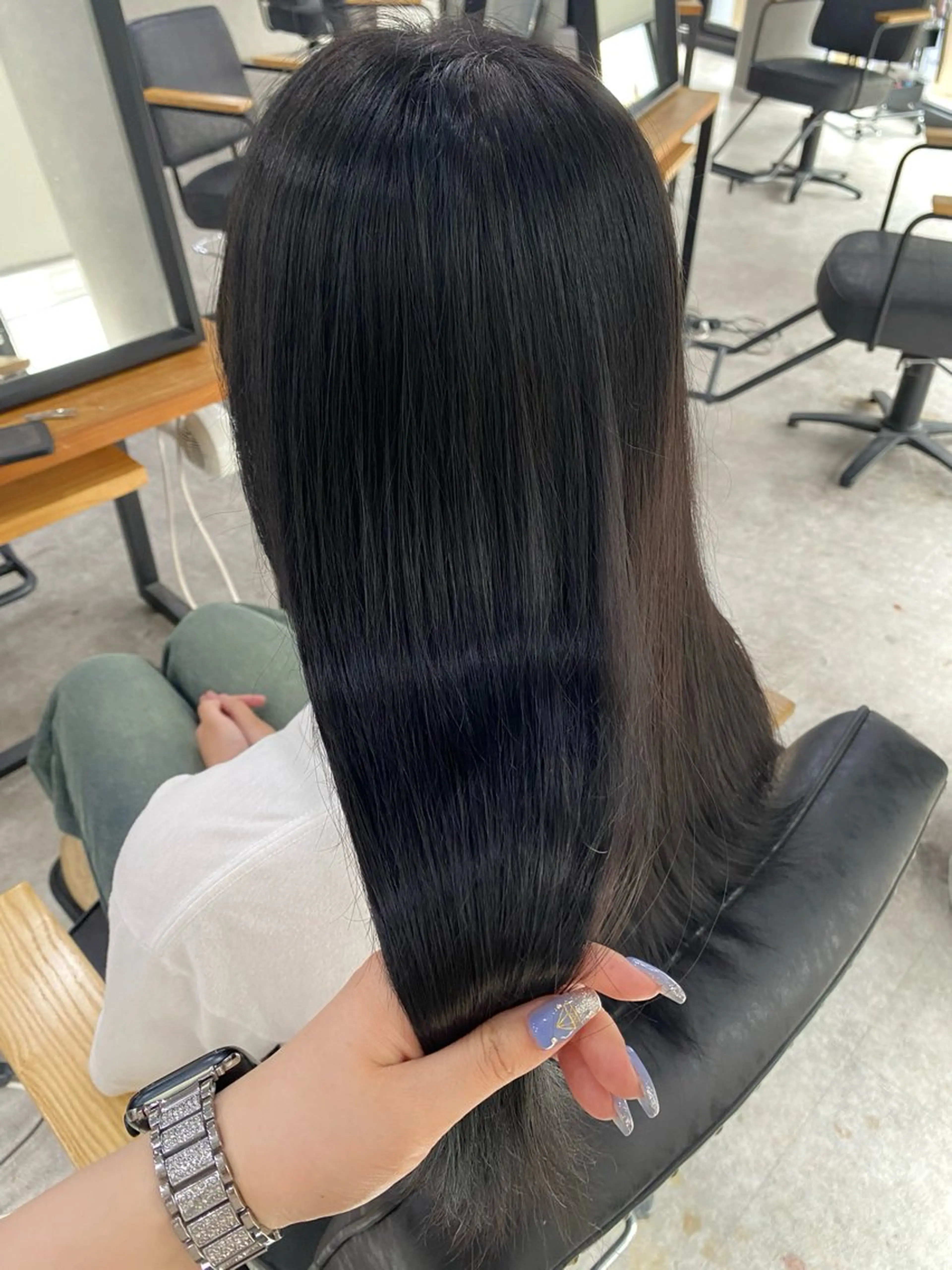 【学生/就活応援ꉂꉂ📣】ブルーブラック+選べるトリートメント✨️の写真