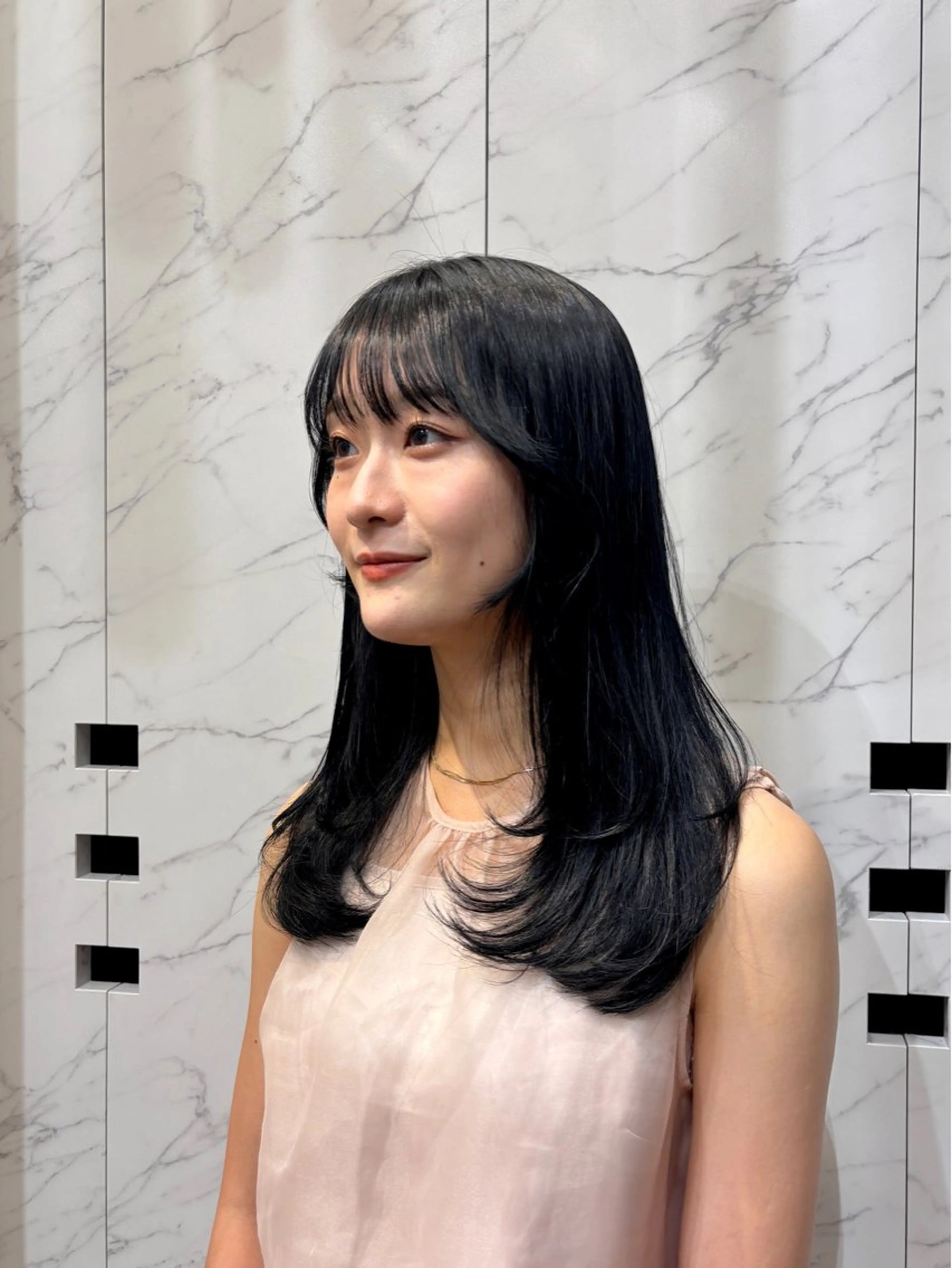 ロング レイヤーカット ロング カット miu /透明感カラーのヘアスタイル