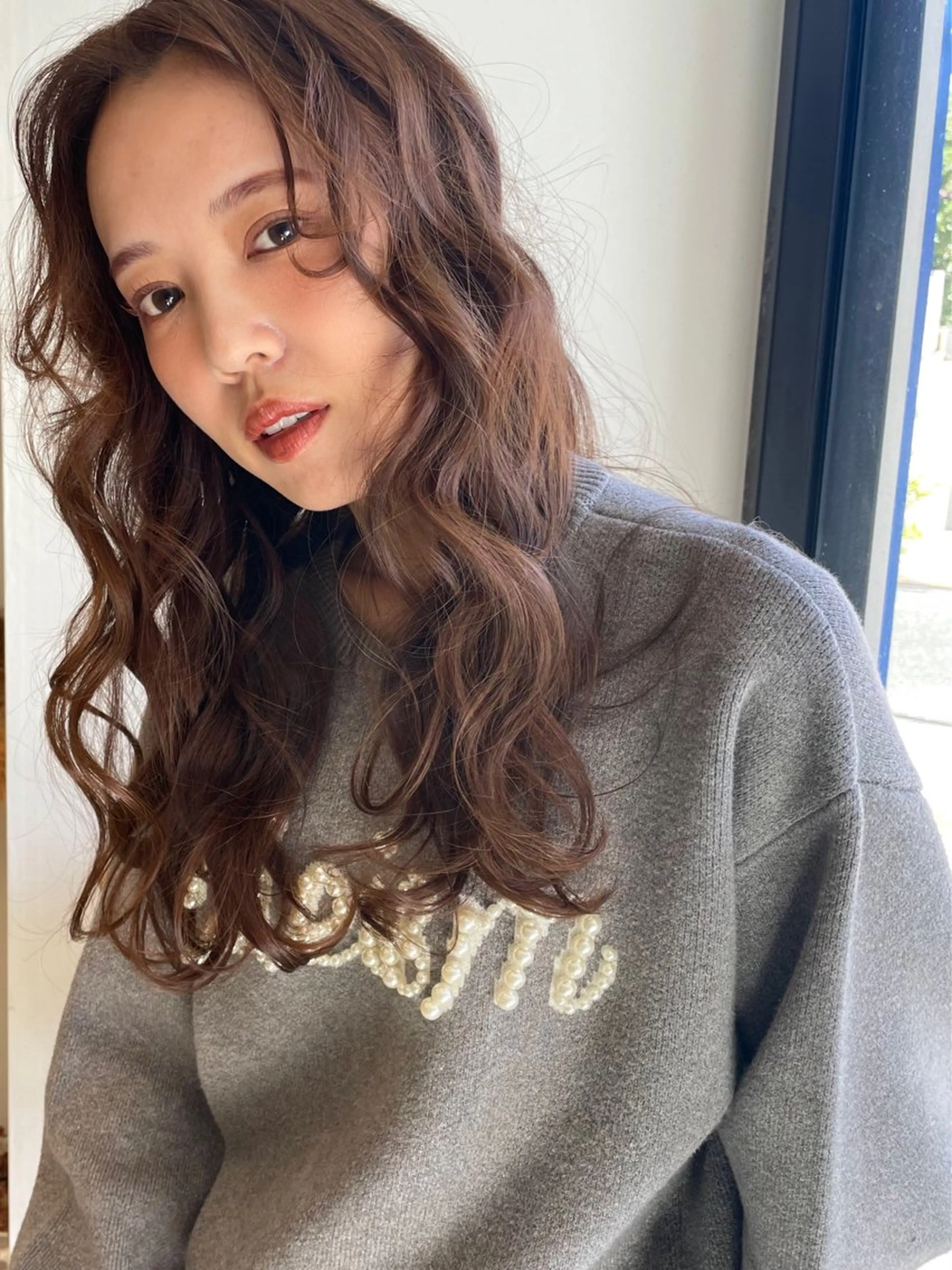 ロング カラー パーマ 切りっぱなしボブ ブラウンカラー 透明感カラー ボブ 顔まわりレイヤー カット パーマ トリートメント LadA AIのヘアスタイル