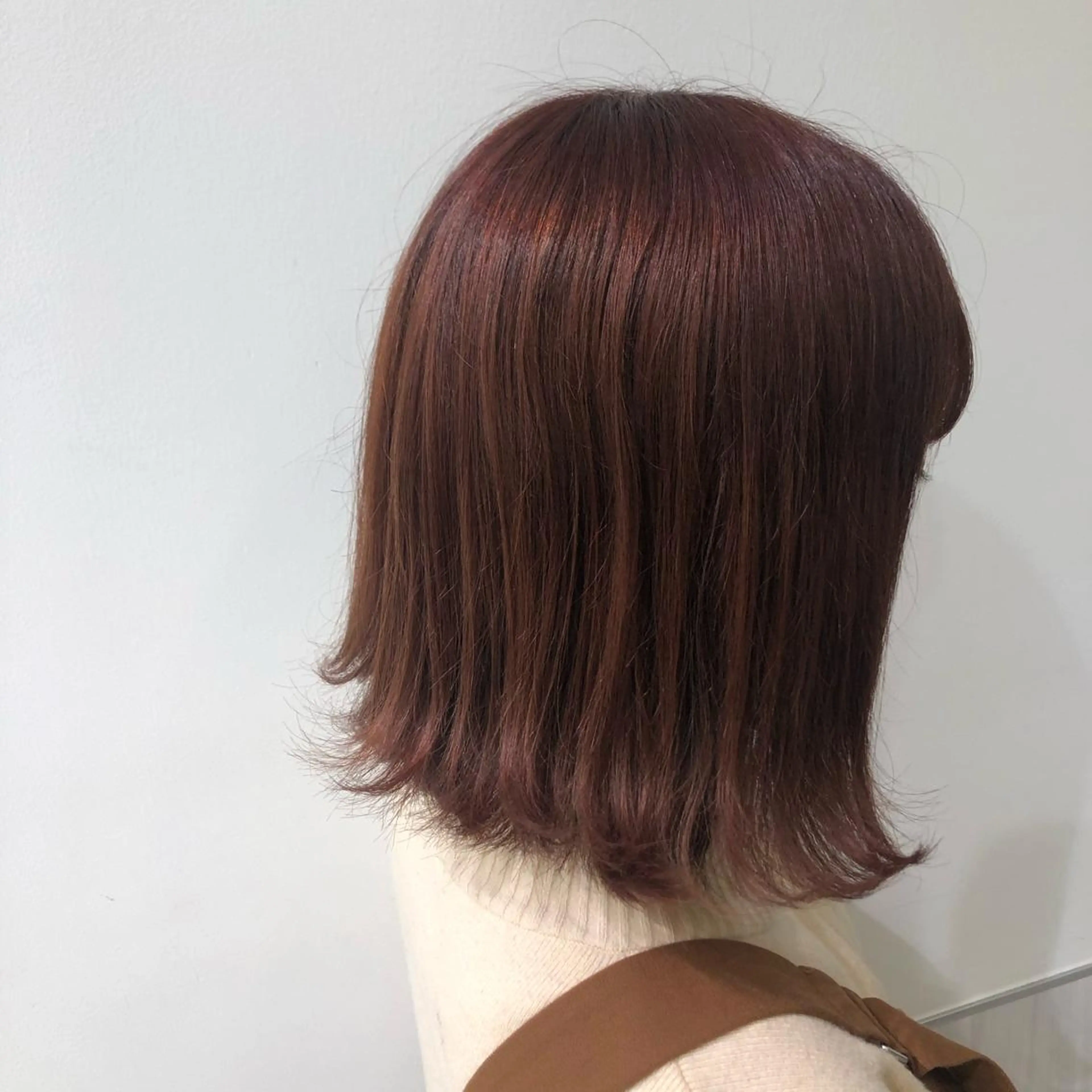 ミディアム 岩﨑 美桜のヘアスタイル