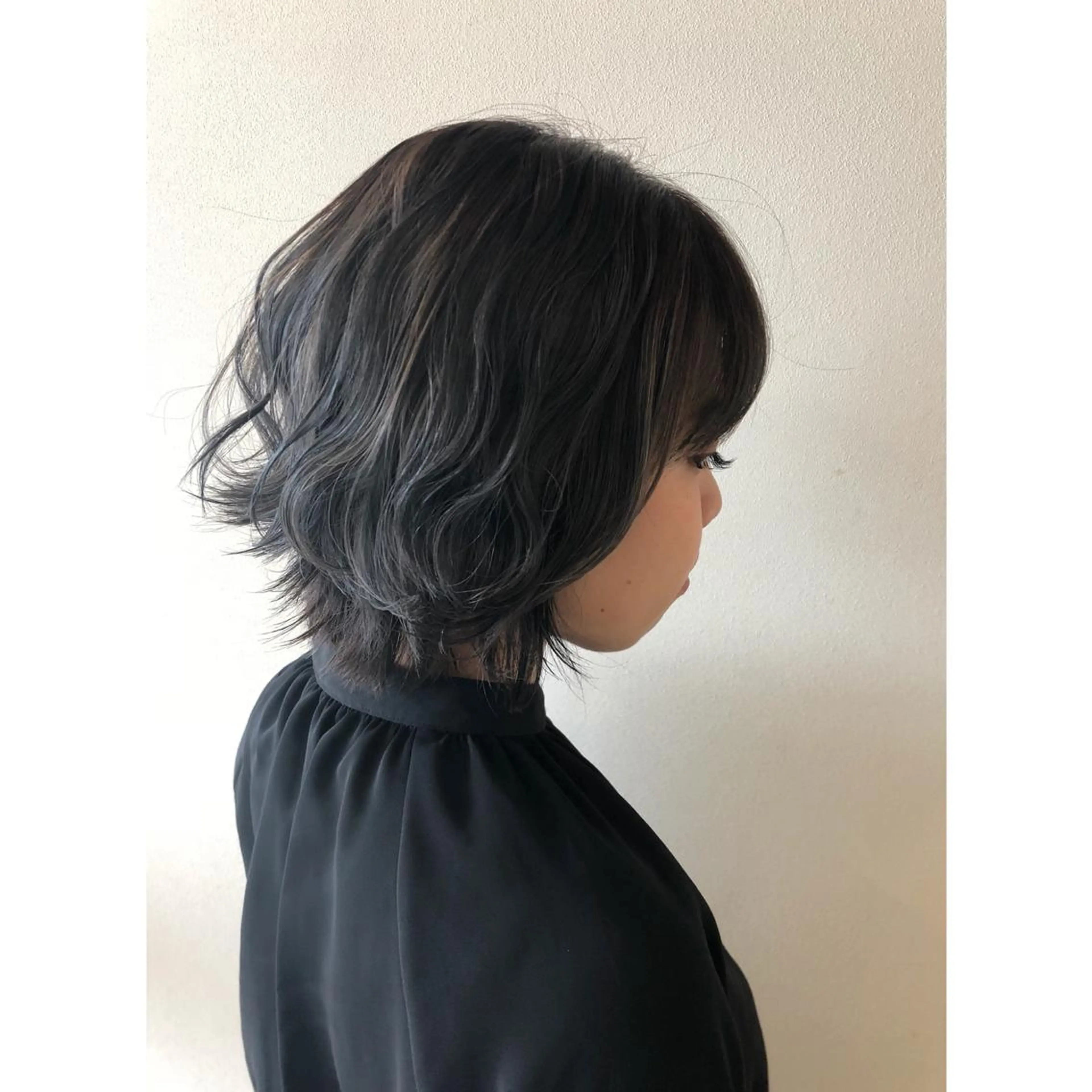 ショート カラー パーマ ショートボブ ハイライトカラー ボブ ハイライト ショートヘア ママ美容師 マリンさんのヘアスタイル