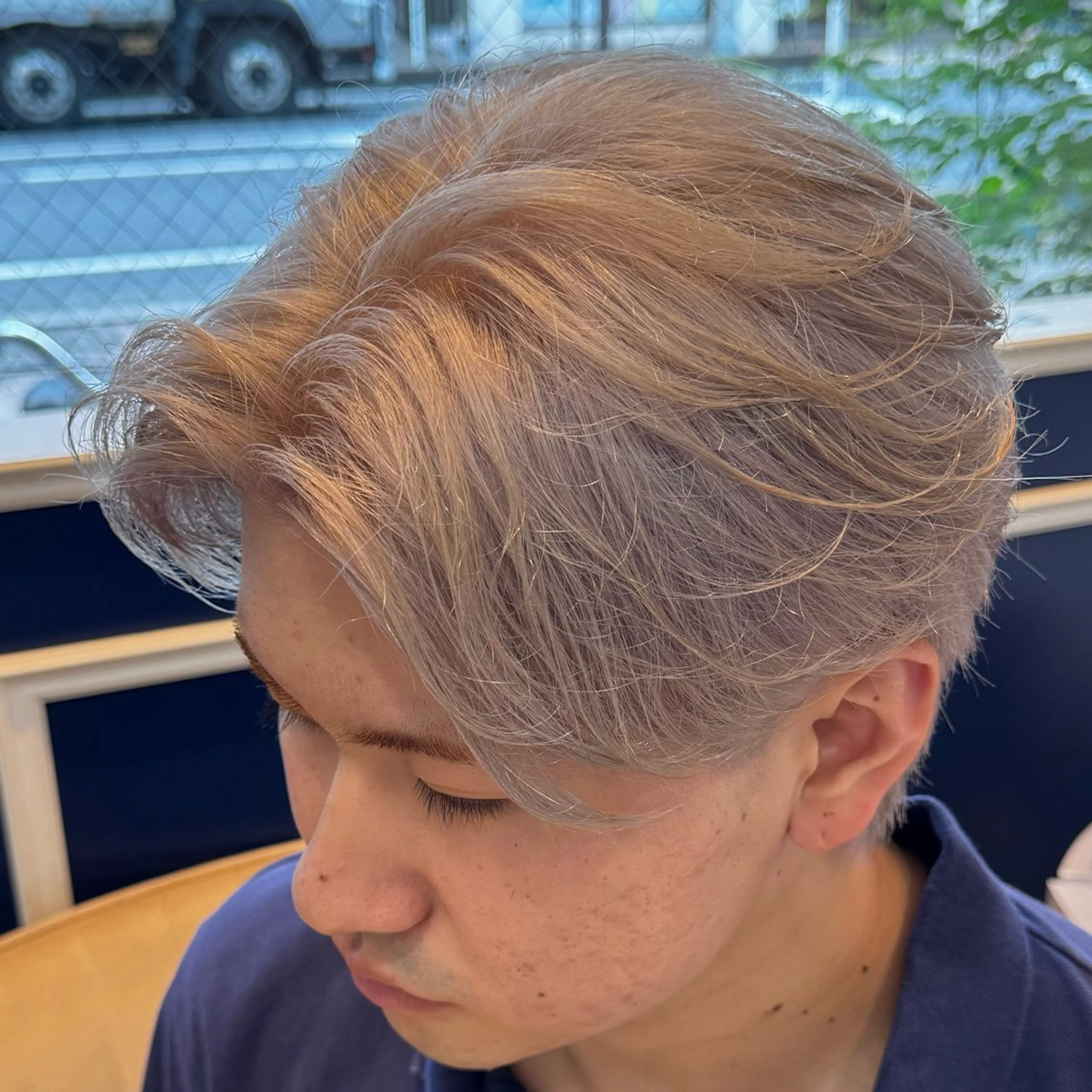 ショート カラー メンズ ベージュカラー ホワイトベージュ ヘアカラー 吉田 新平のヘアスタイル