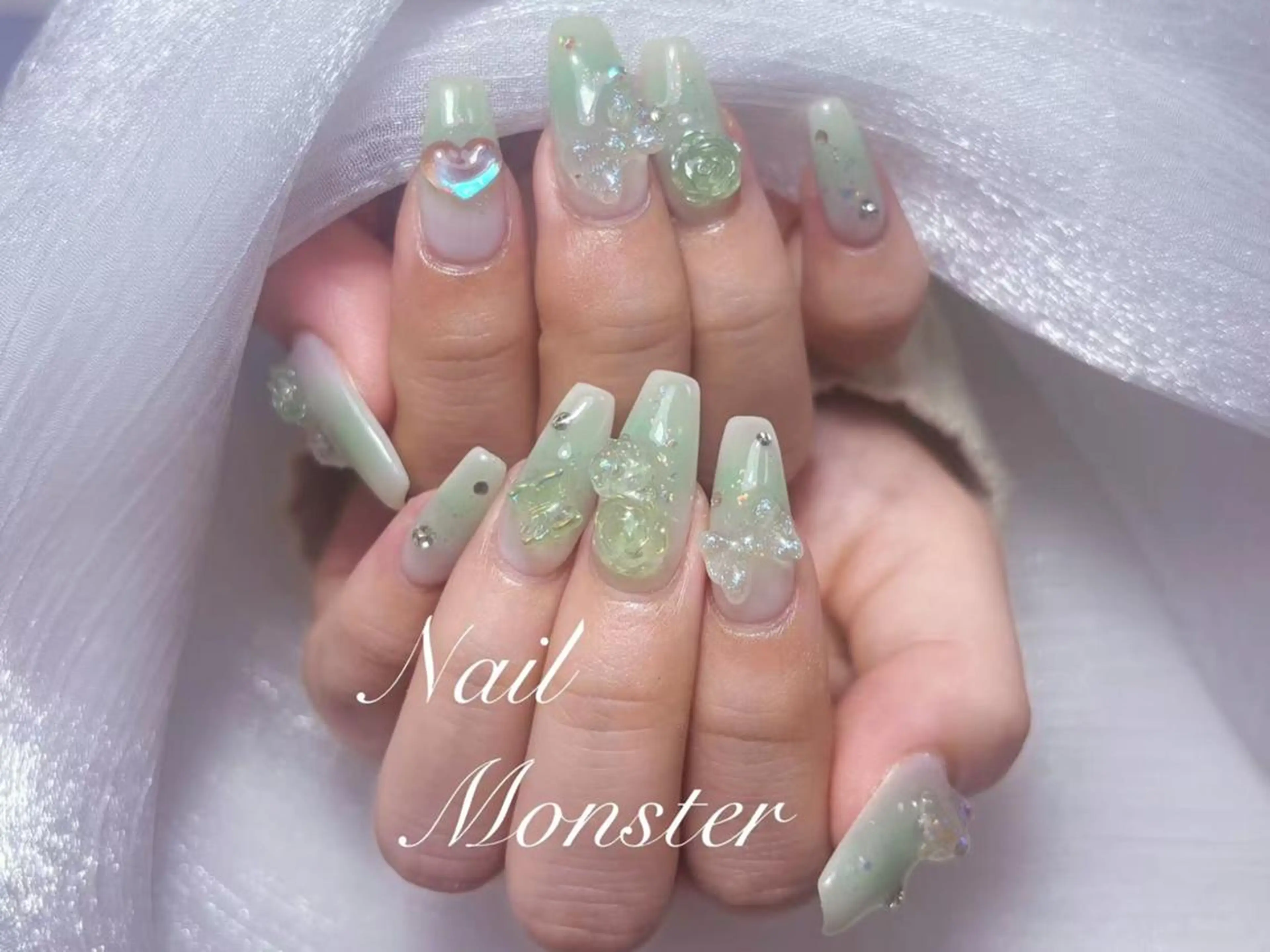 ネイル ハンドネイル NAIL MONSTERのネイルデザイン