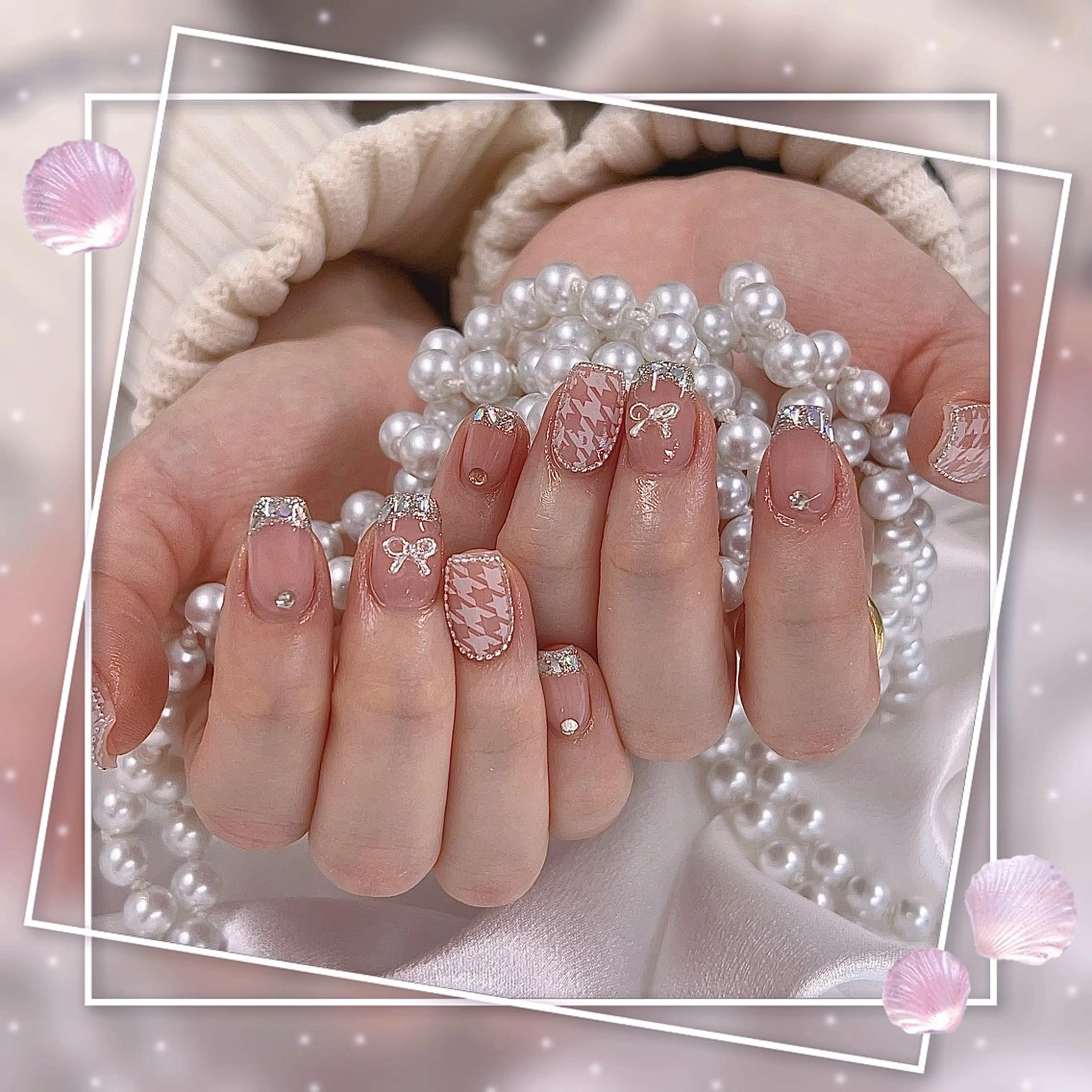 ネイル フレンチネイル グラデーション キラキラネイル 韓国ネイル マグネットネイル ハンドネイル ハンドケア Chill Nailsalonのネイルデザイン