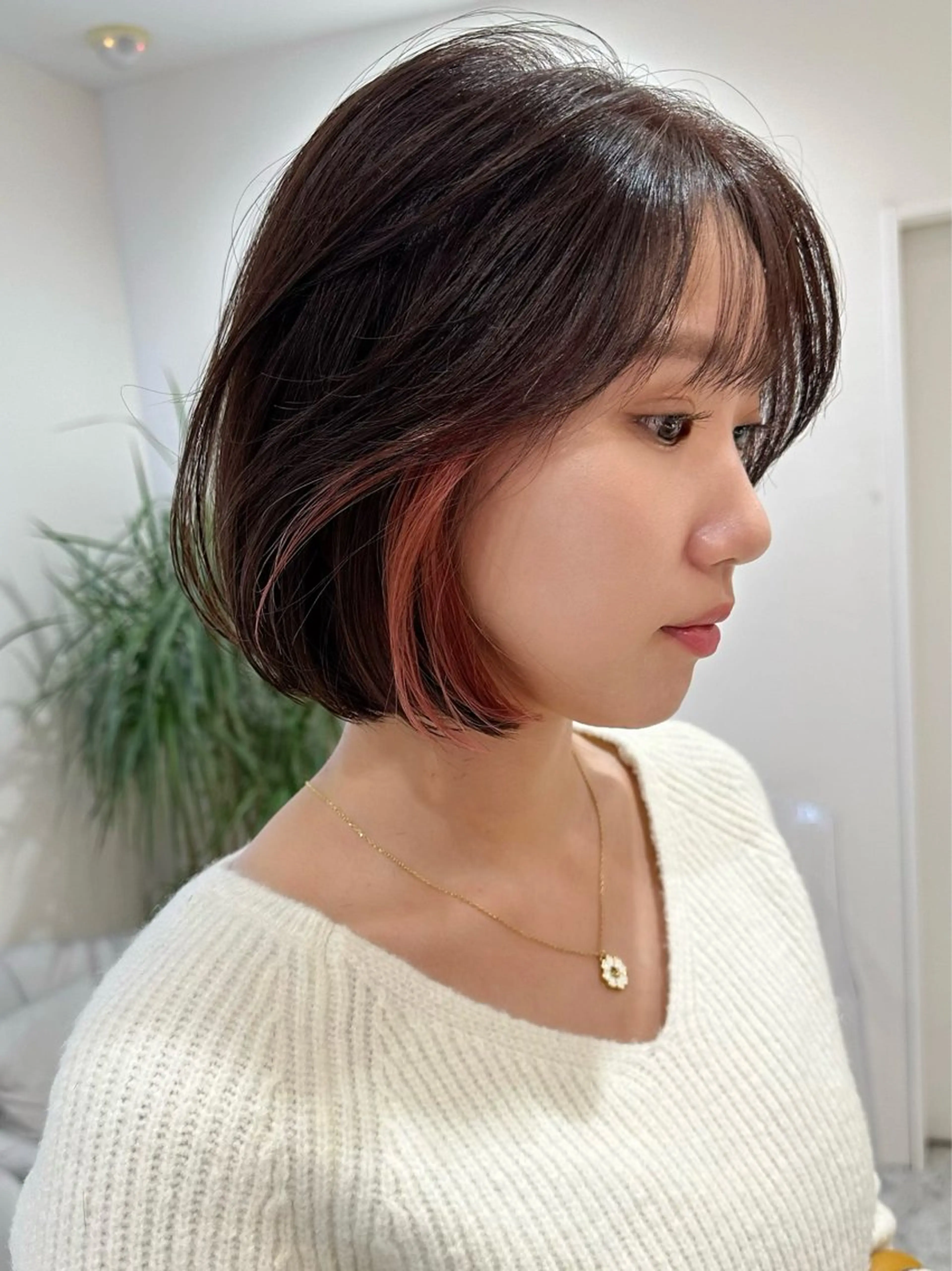 ミディアム カット ヘアカラー トリートメント かえ🩶韓国ボブ🎀 透明感カラー🥣のヘアスタイル