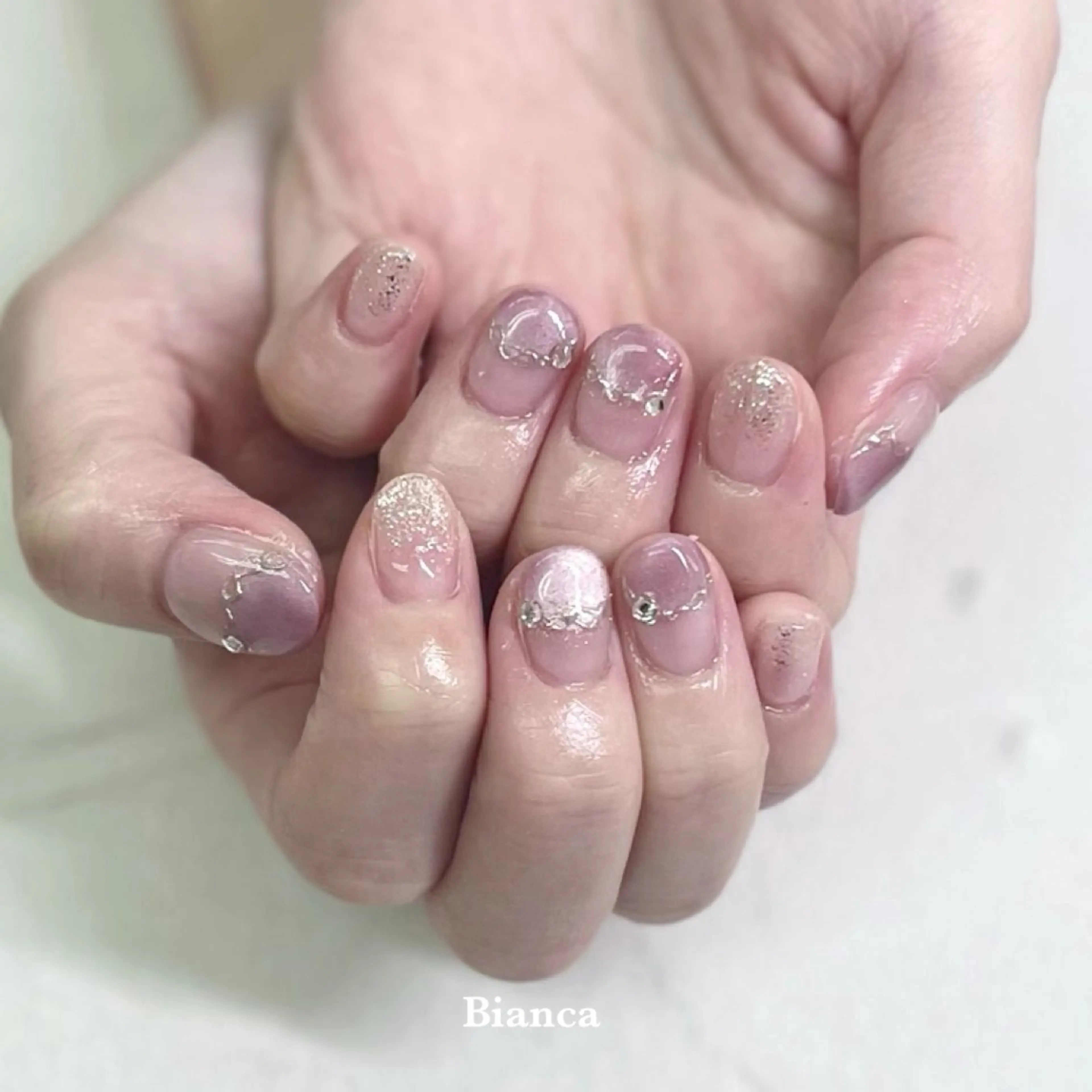 ネイル フレンチネイル グラデーション ラメ(グリッター) ラメグラデーション マグネットネイル Bianca♡ TAKANASHIのネイルデザイン