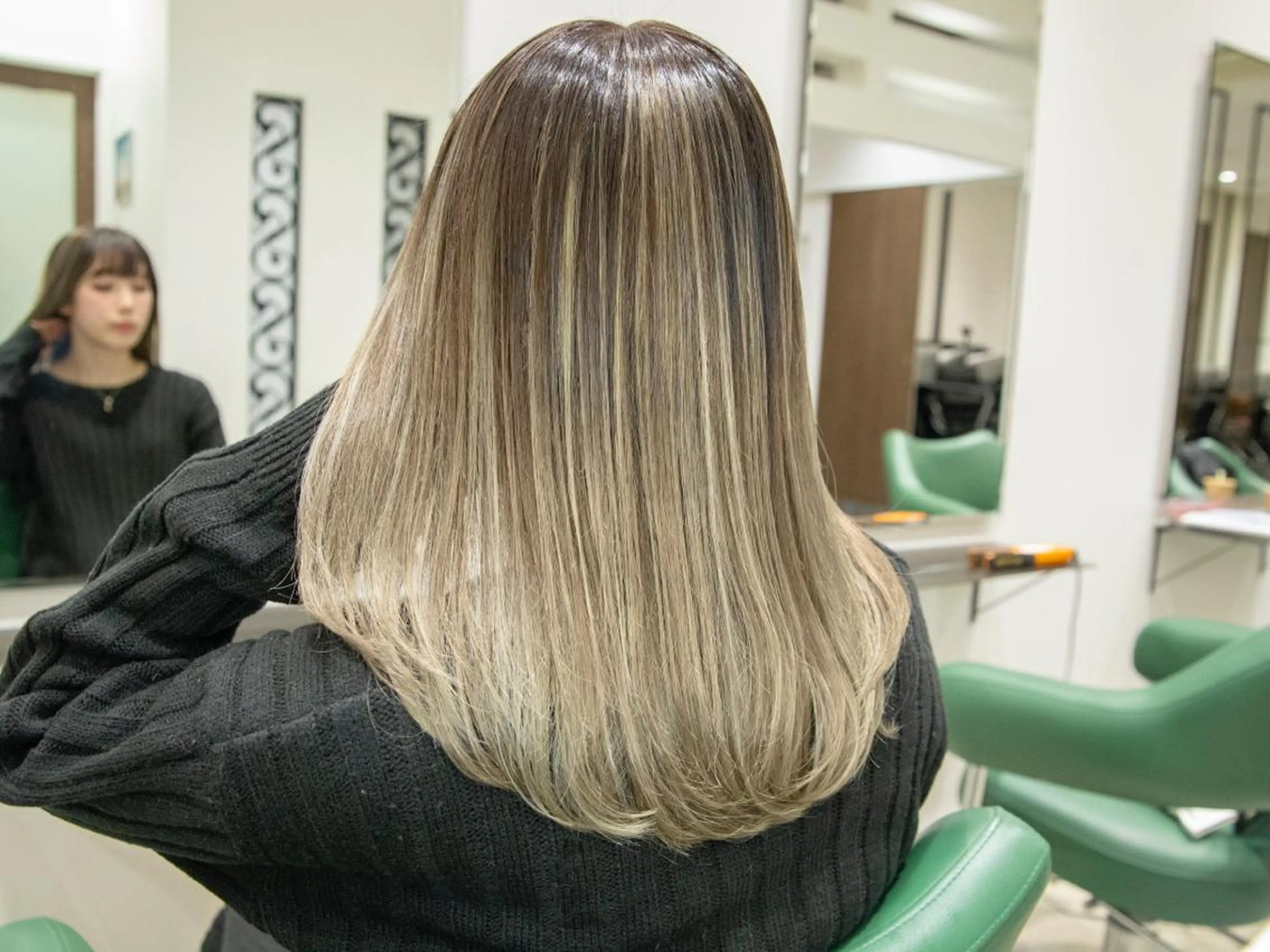 ミディアム カラー Re:ta Hair 飯田淳平のヘアスタイル