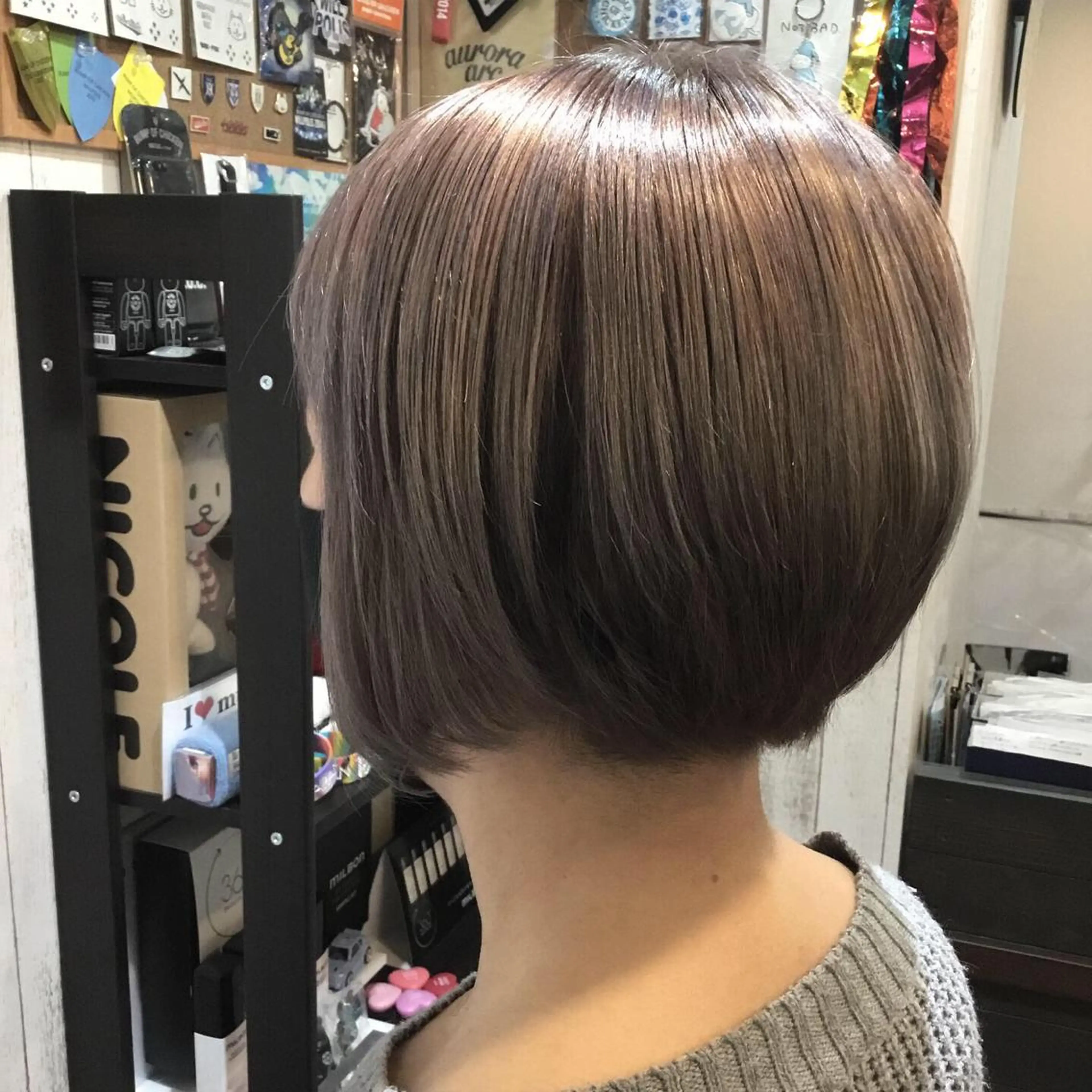 ショート カラー embrace エンブレイスのヘアスタイル