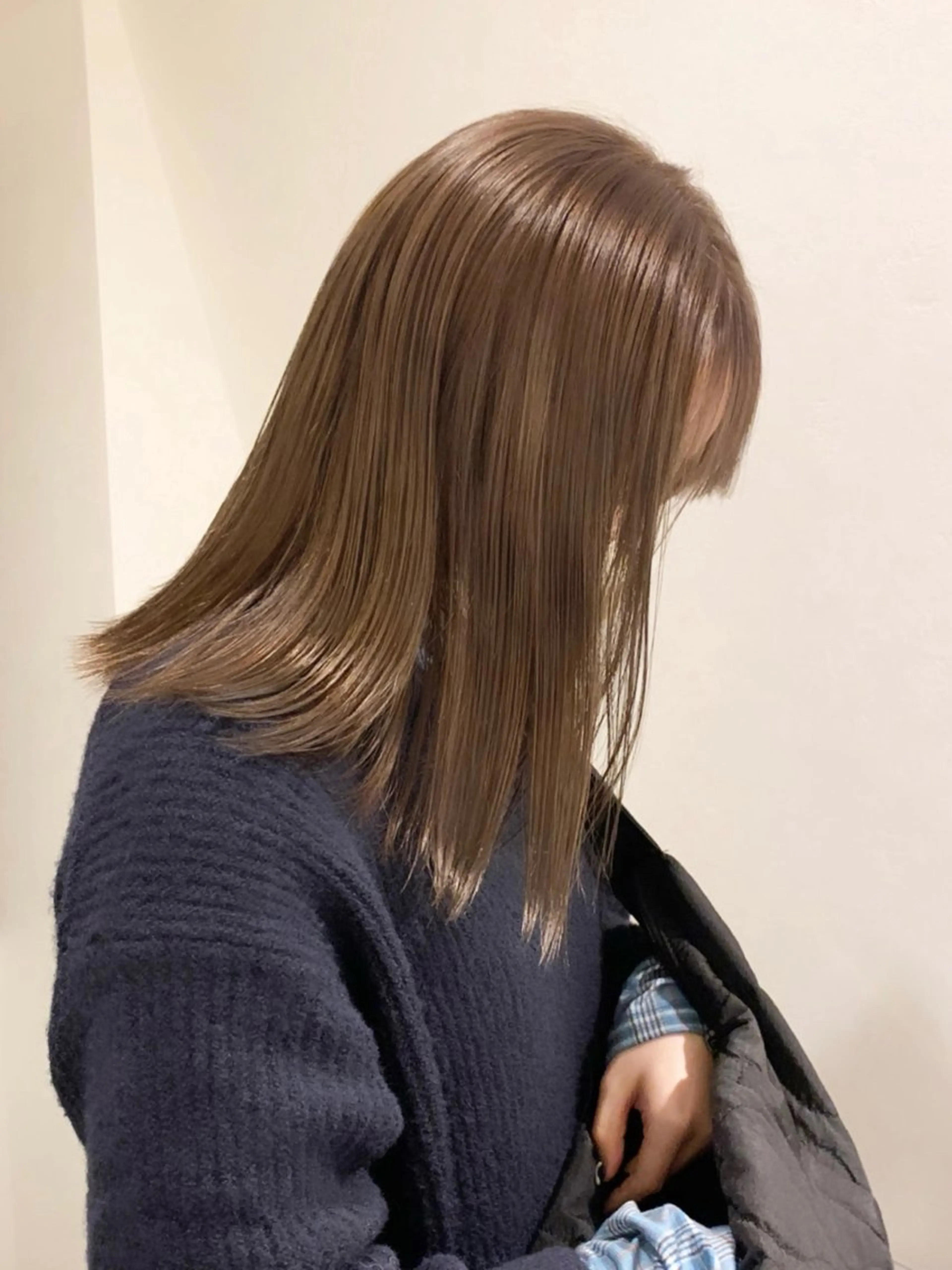 セミロング カラー ベージュカラー ブリーチ ダブルカラー ミルクティーベージュ トリートメント ヘアカラー 落合希 new open ✨のヘアスタイル