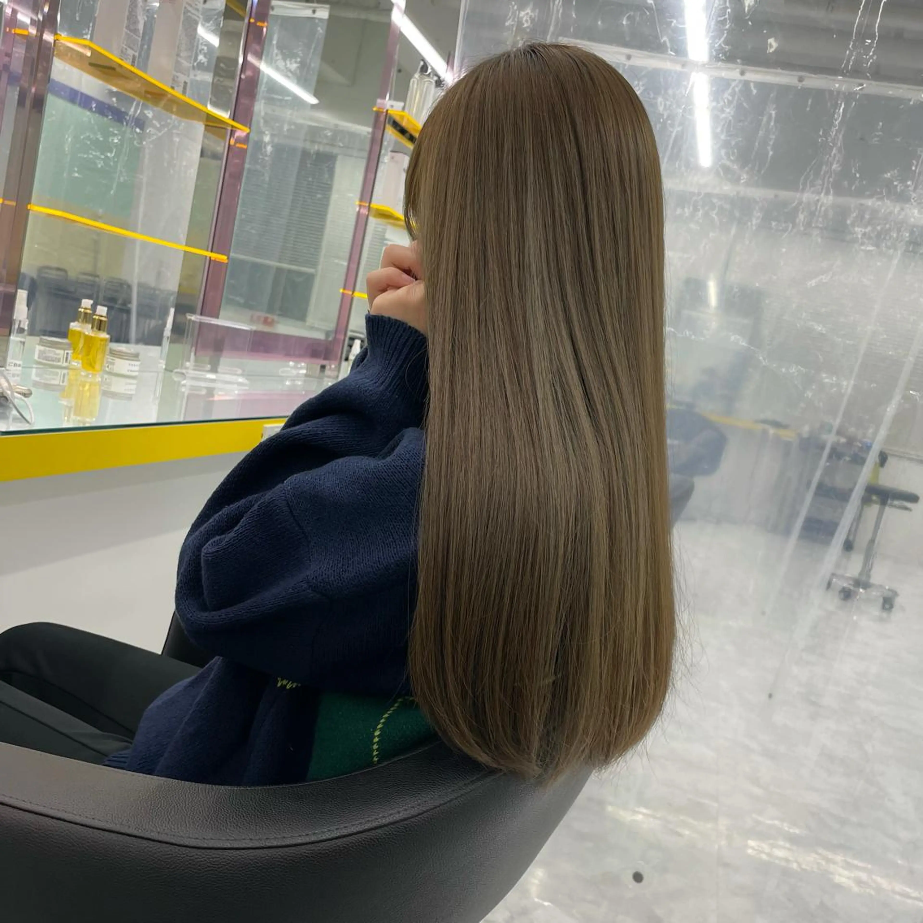 ミディアム カラー ヘアアレンジ カット ヘアカラー トリートメント ヘアセット ☁️縮毛矯正✖️ 赤み消し☁️りくのヘアスタイル