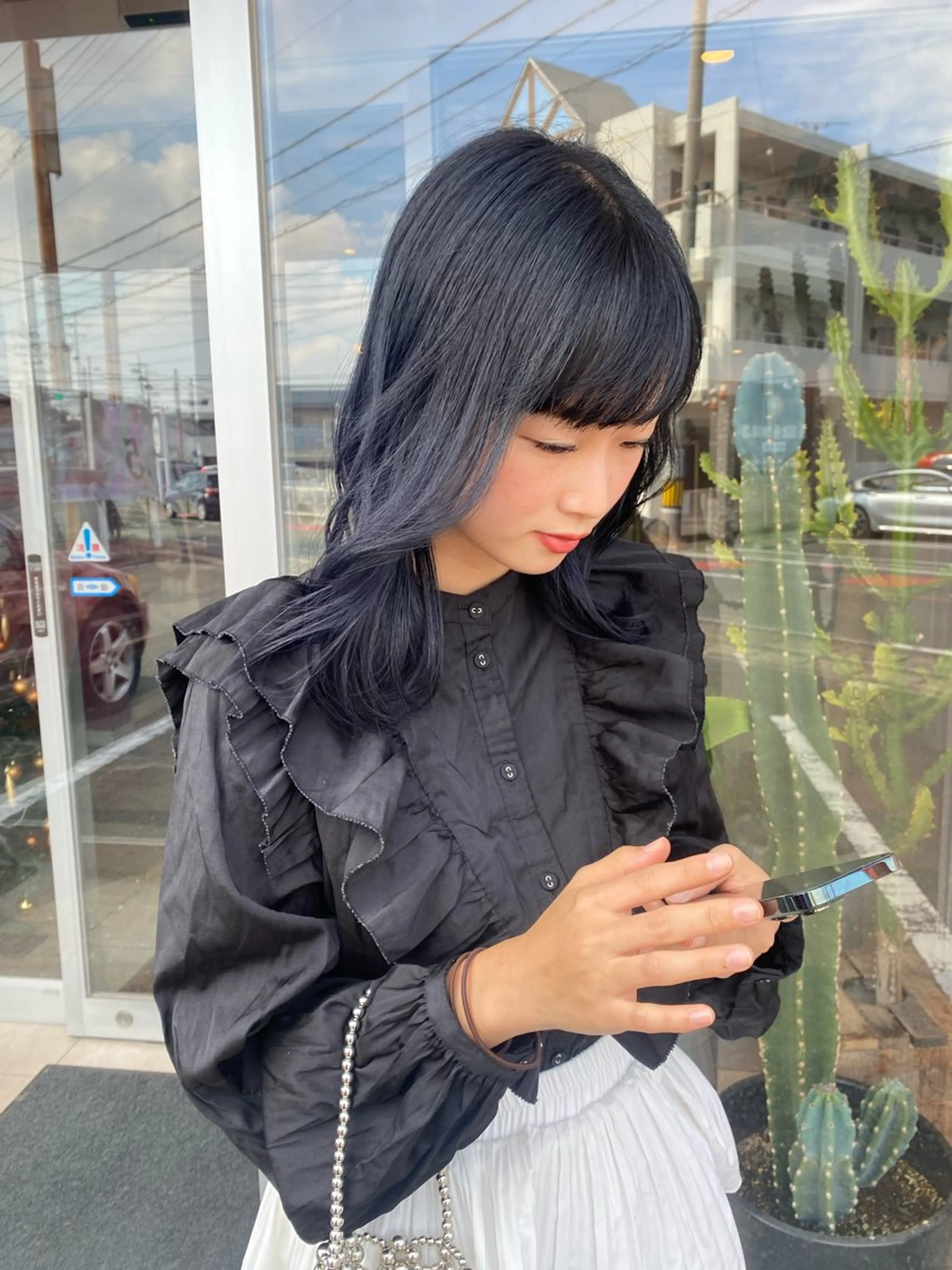 セミロング カラー 黒髪 ブルーカラー ブルーブラック 透明感カラー ネイビーカラー ハイトーン迷子さん 歓迎🤍こころのヘアスタイル