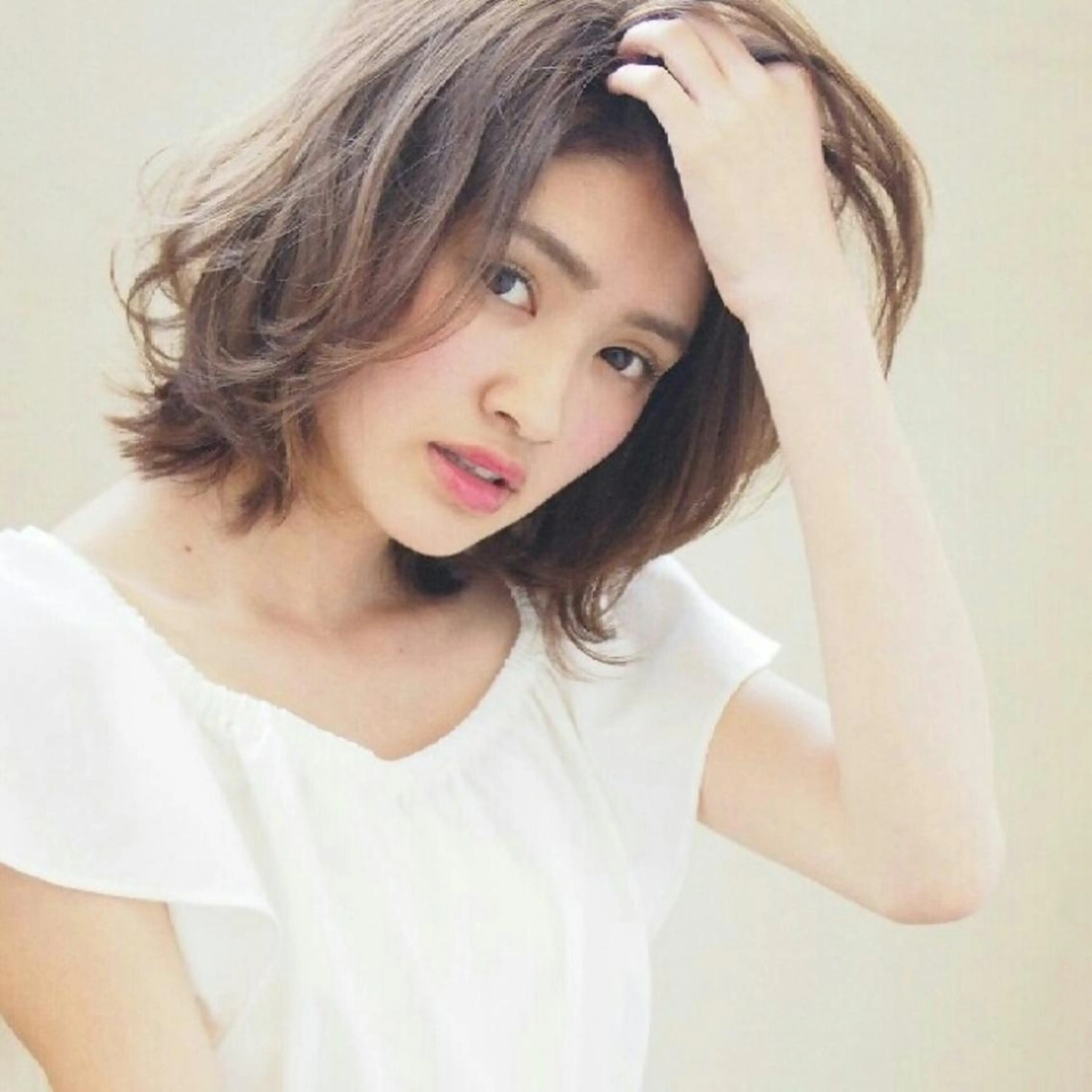 ミディアム パーマ カラー アッシュ ボブ 鎌倉 彩のヘアスタイル