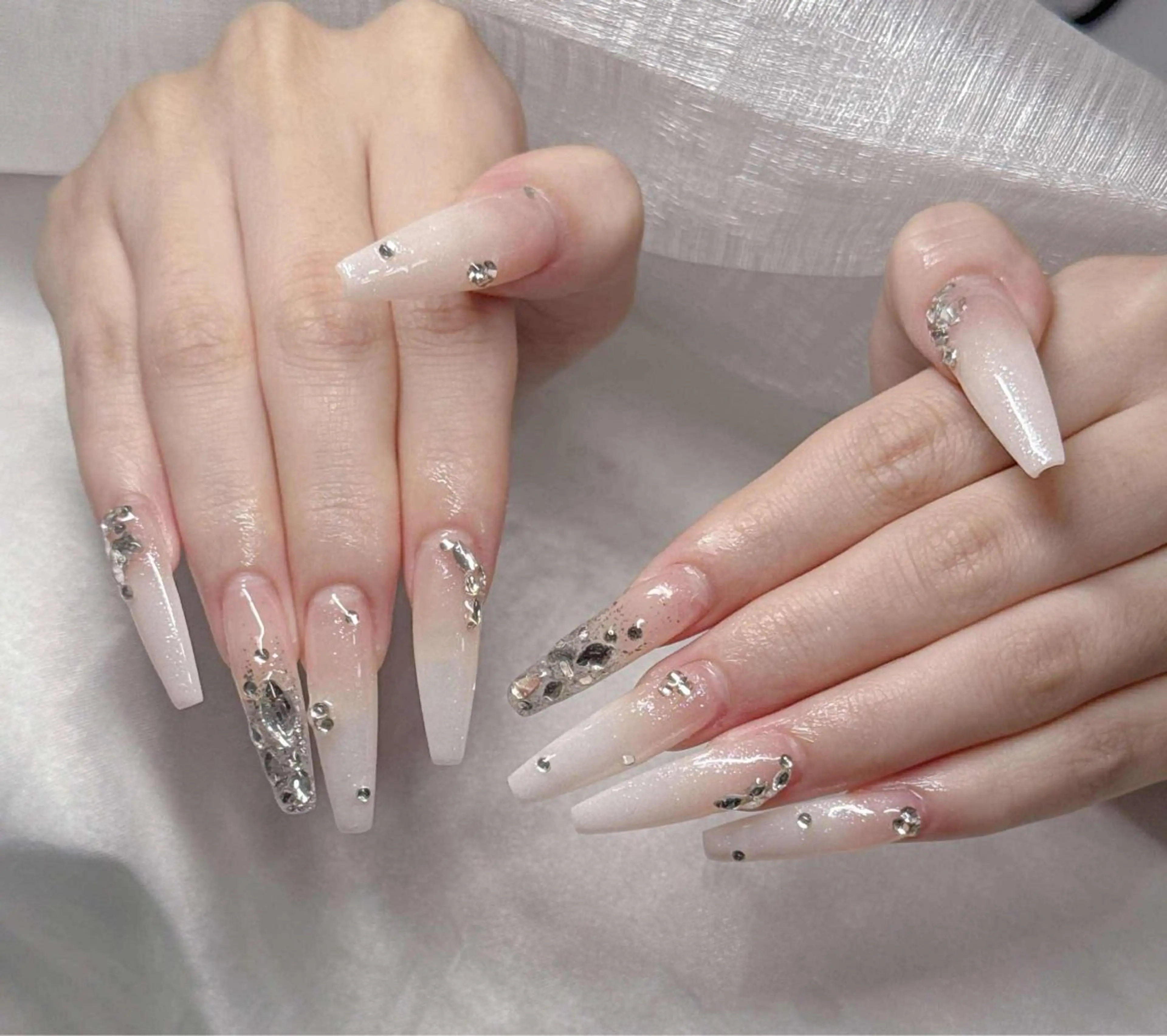 ネイル 長さ出し グラデーション 卒業式 キラキラネイル マグネットネイル ハンドネイル Lee Nailsのネイルデザイン