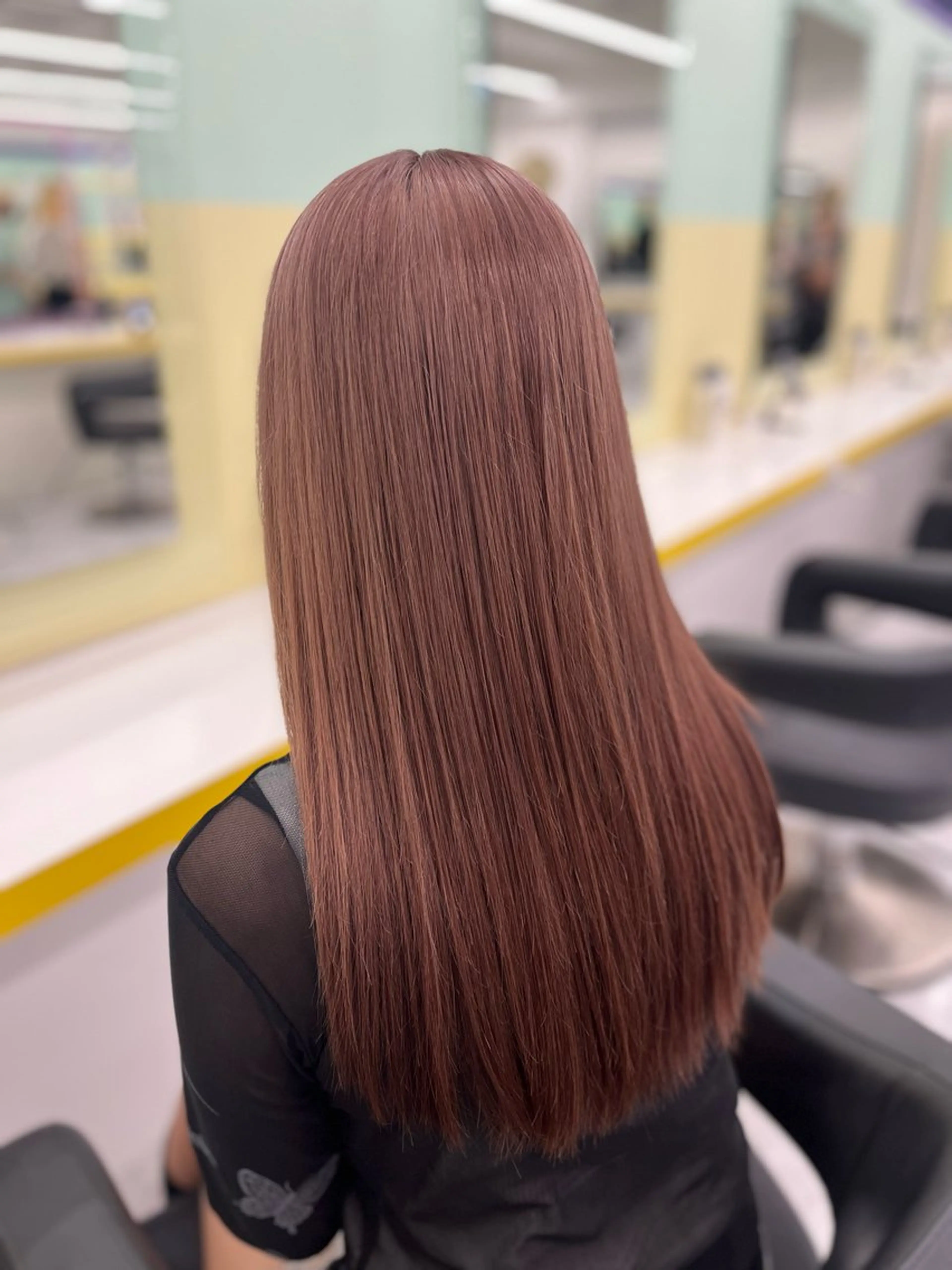 ロング カラー ヘアカラー ハイトーンカラー 🦄レイヤーカットのヘアスタイル