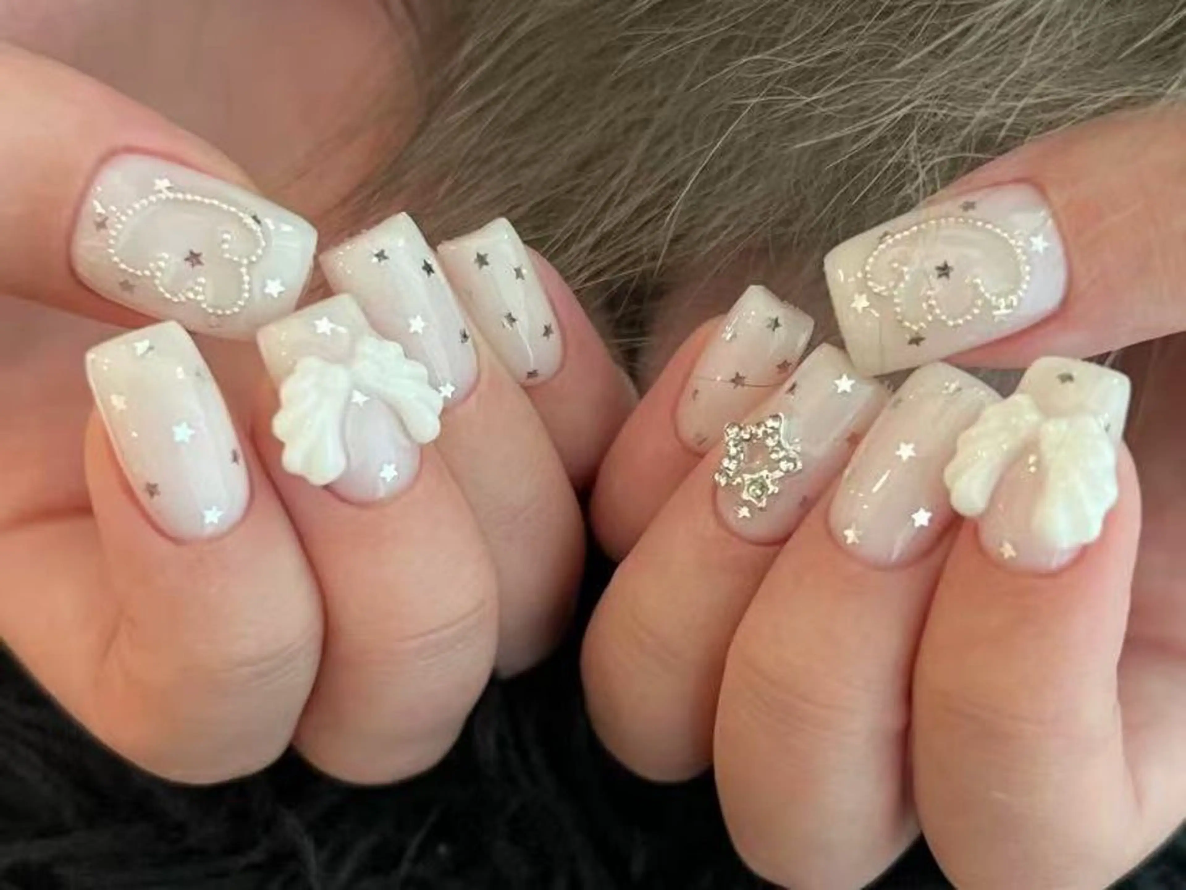 ネイル チークネイル フレンチネイル ジェルネイル ガーリー キラキラネイル ハンドネイル UM Nail Salonのネイルデザイン