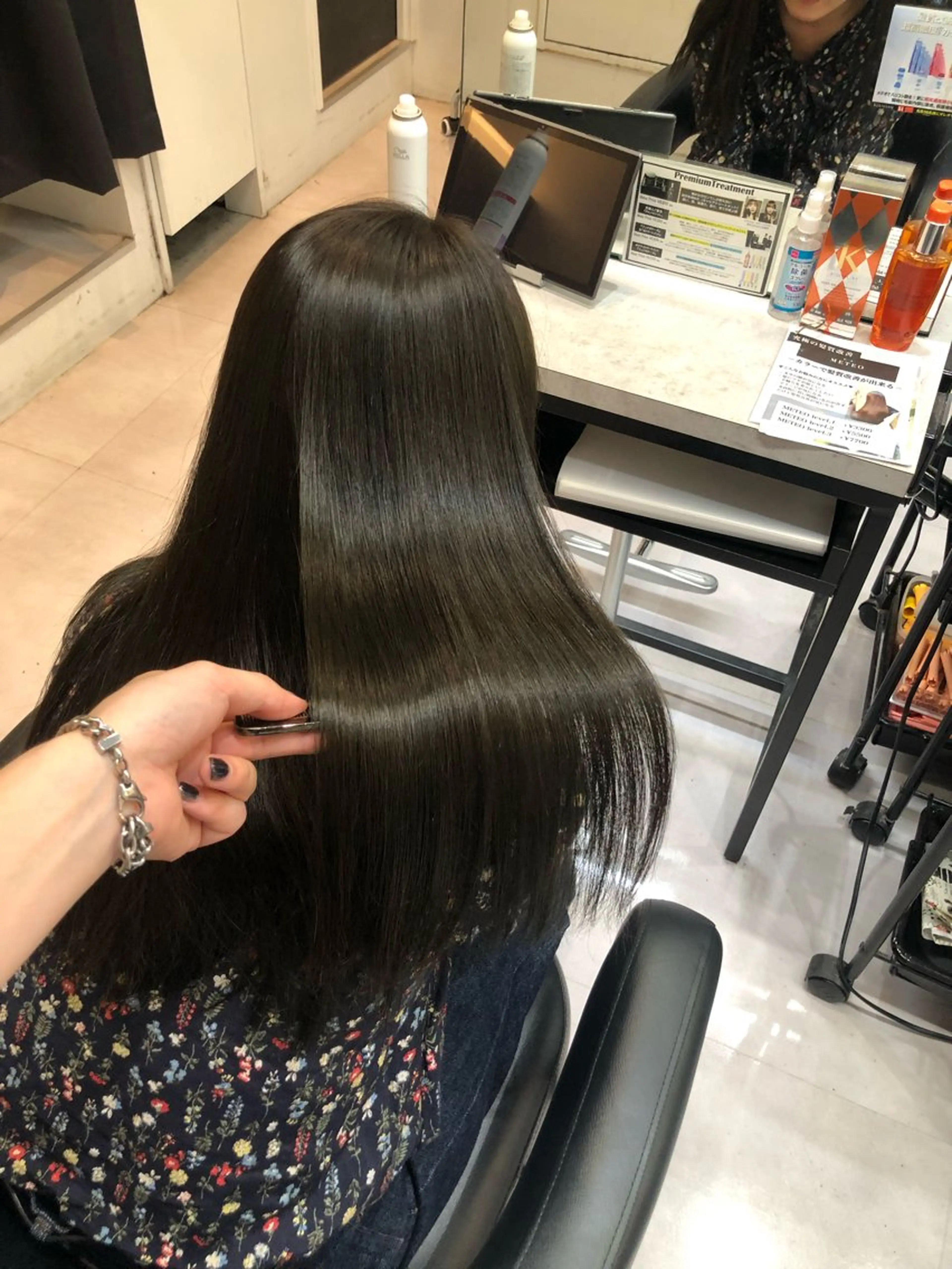 ロング カラー カット ヘアカラー トリートメント 🦋縮毛× 髪質改善🦋リョウヤのヘアスタイル
