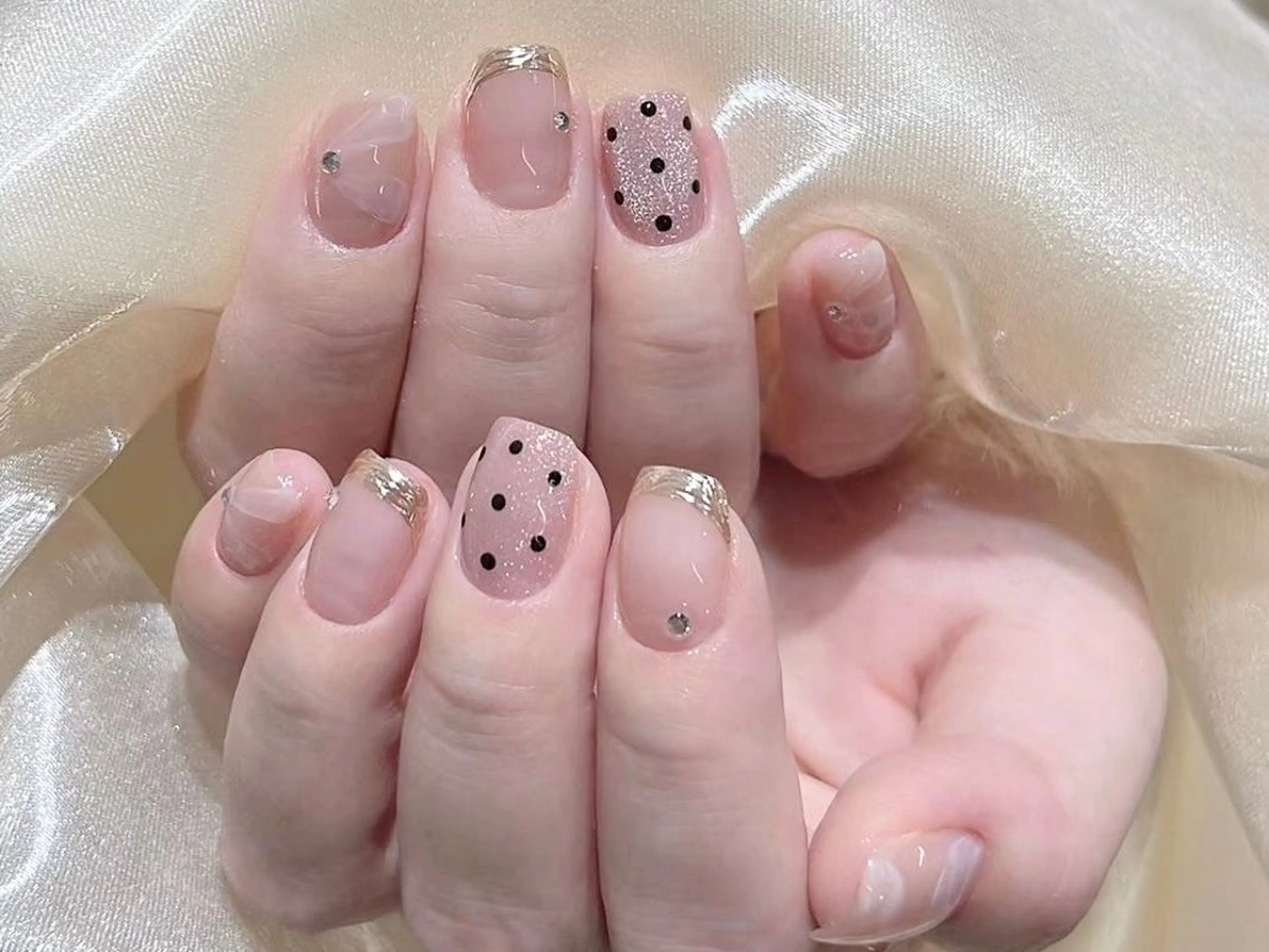 ネイル オーロラネイル チークネイル 長さ出し フットネイル フレンチネイル ハンドネイル ハンドケア lily nailのネイルデザイン
