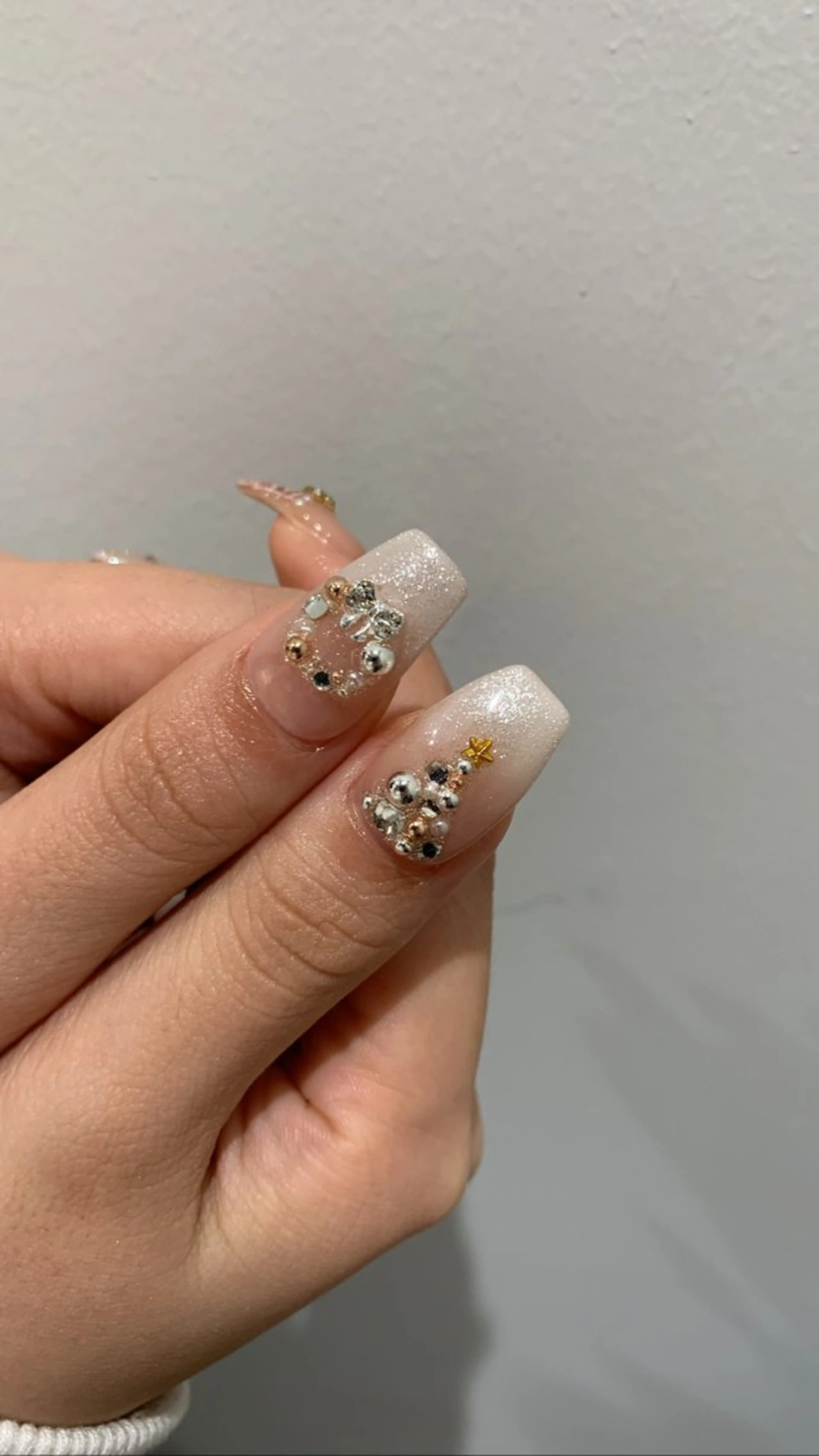 ネイル クリスマス ハンドネイル tote. airiのネイルデザイン