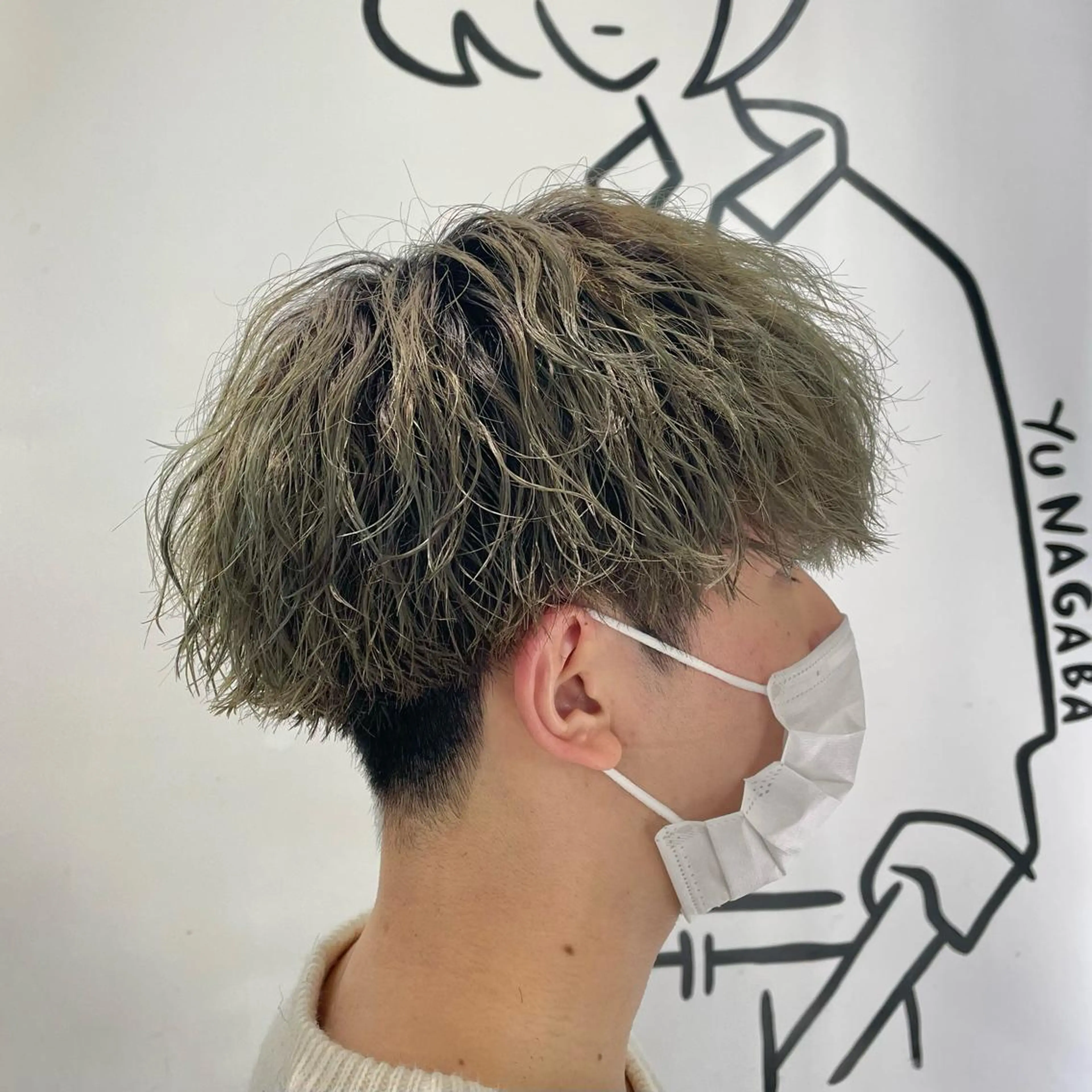 ショート カラー パーマ メンズ メンズブリーチ メンズパーマ ブリーチ カット ヘアカラー パーマ メンズ特化美容師/ 藤戸 椋のヘアスタイル