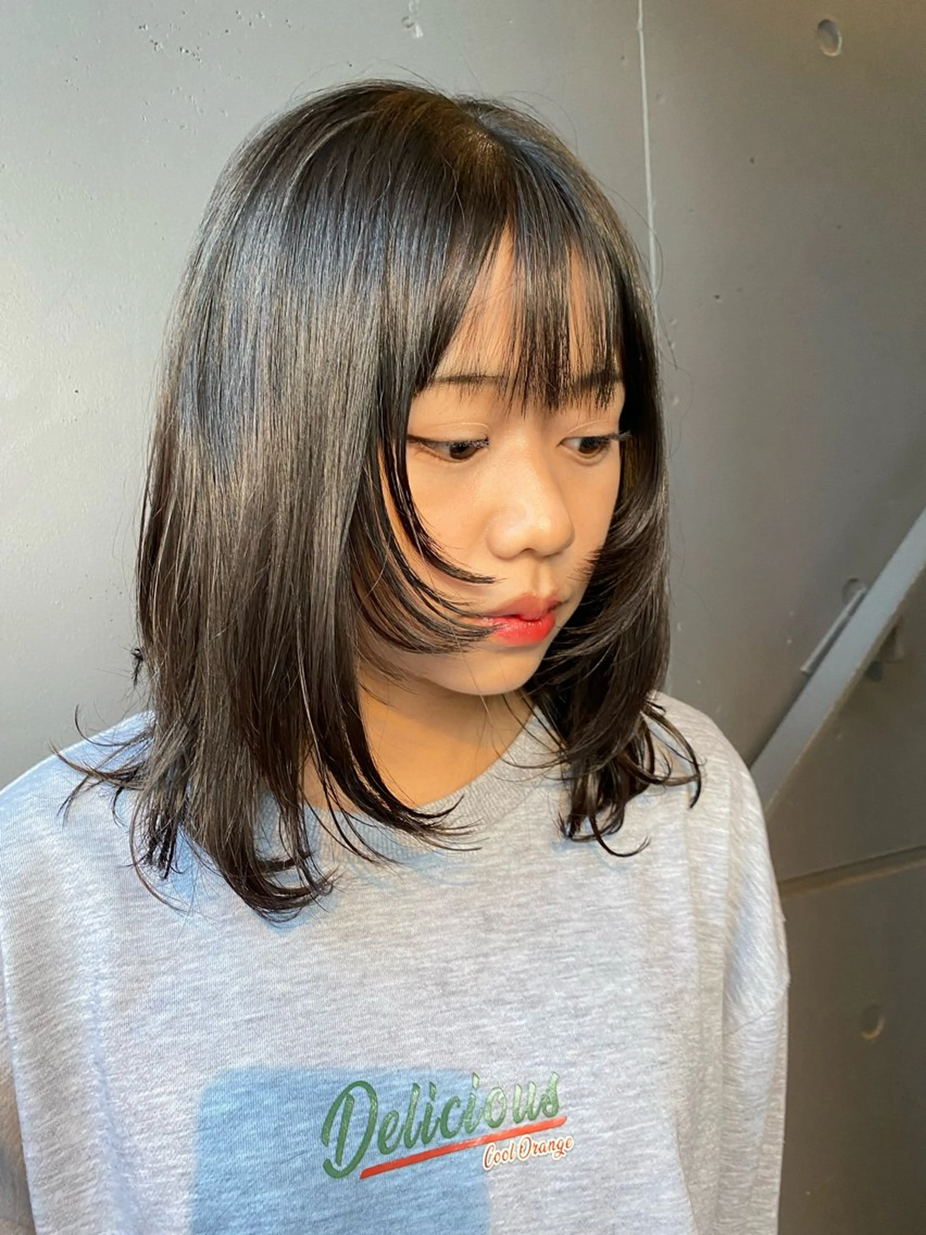 ミディアム 顔まわりレイヤー 顔周りカット レイヤーカット カット hina💟 透明感カラーのヘアスタイル