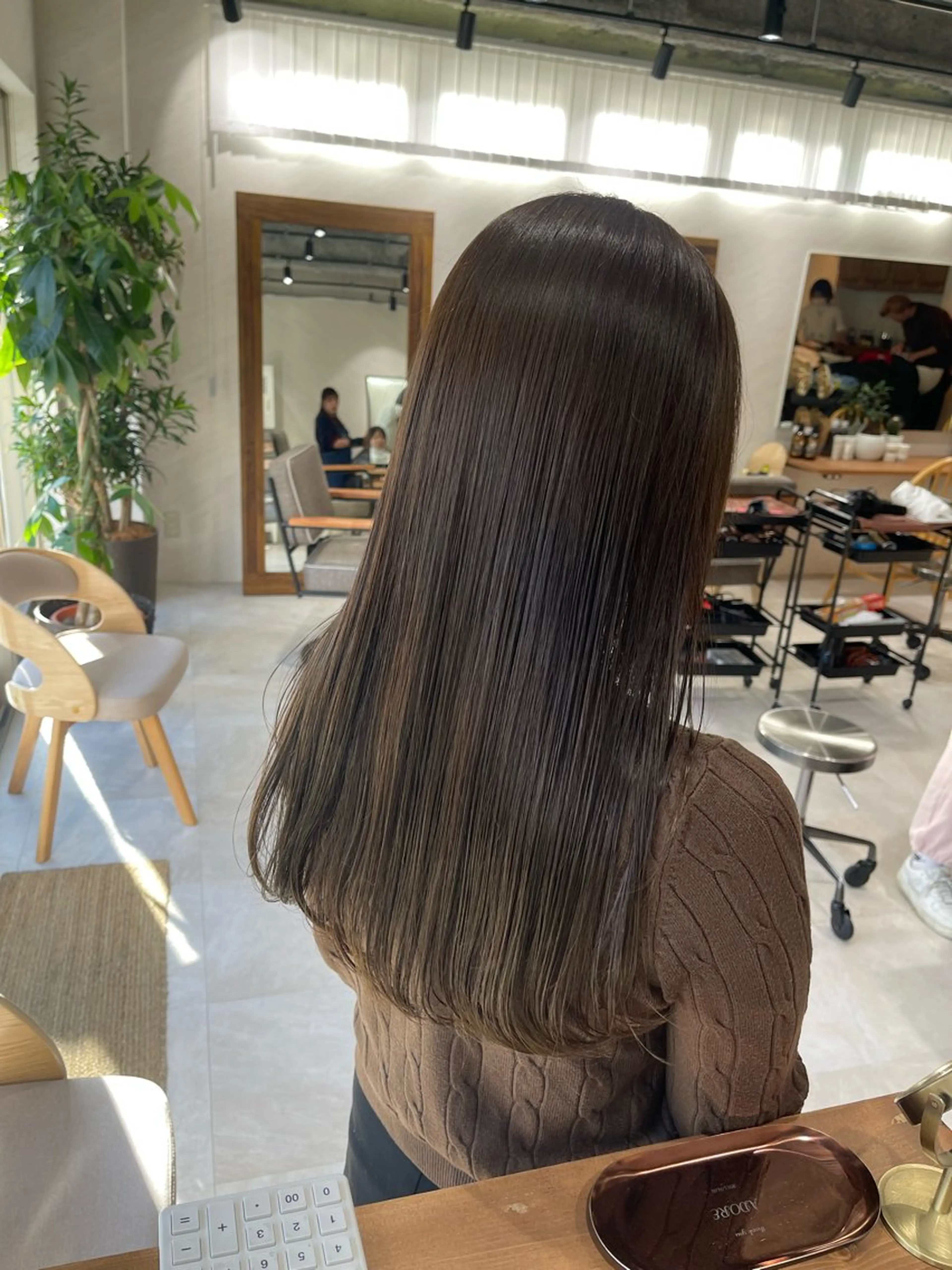 ロング カラー グレージュ オリーブグレージュ オリーブグレー カット ヘアカラー トリートメント 🩵ボブ/レイヤー /髪質改善🩵のヘアスタイル