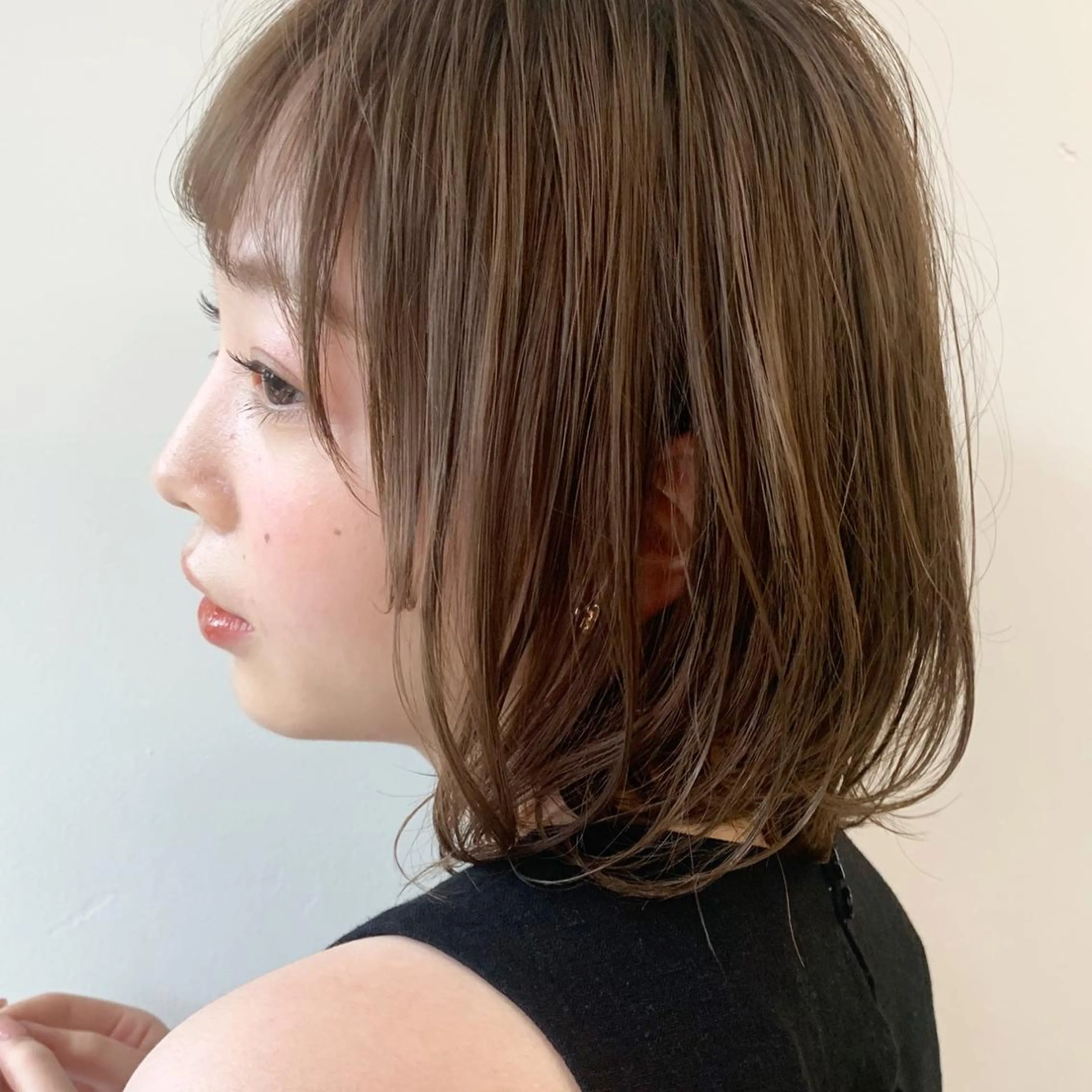 ミディアム カラー ボブ カット ヘアカラー トリートメント chama レイヤーカットのヘアスタイル