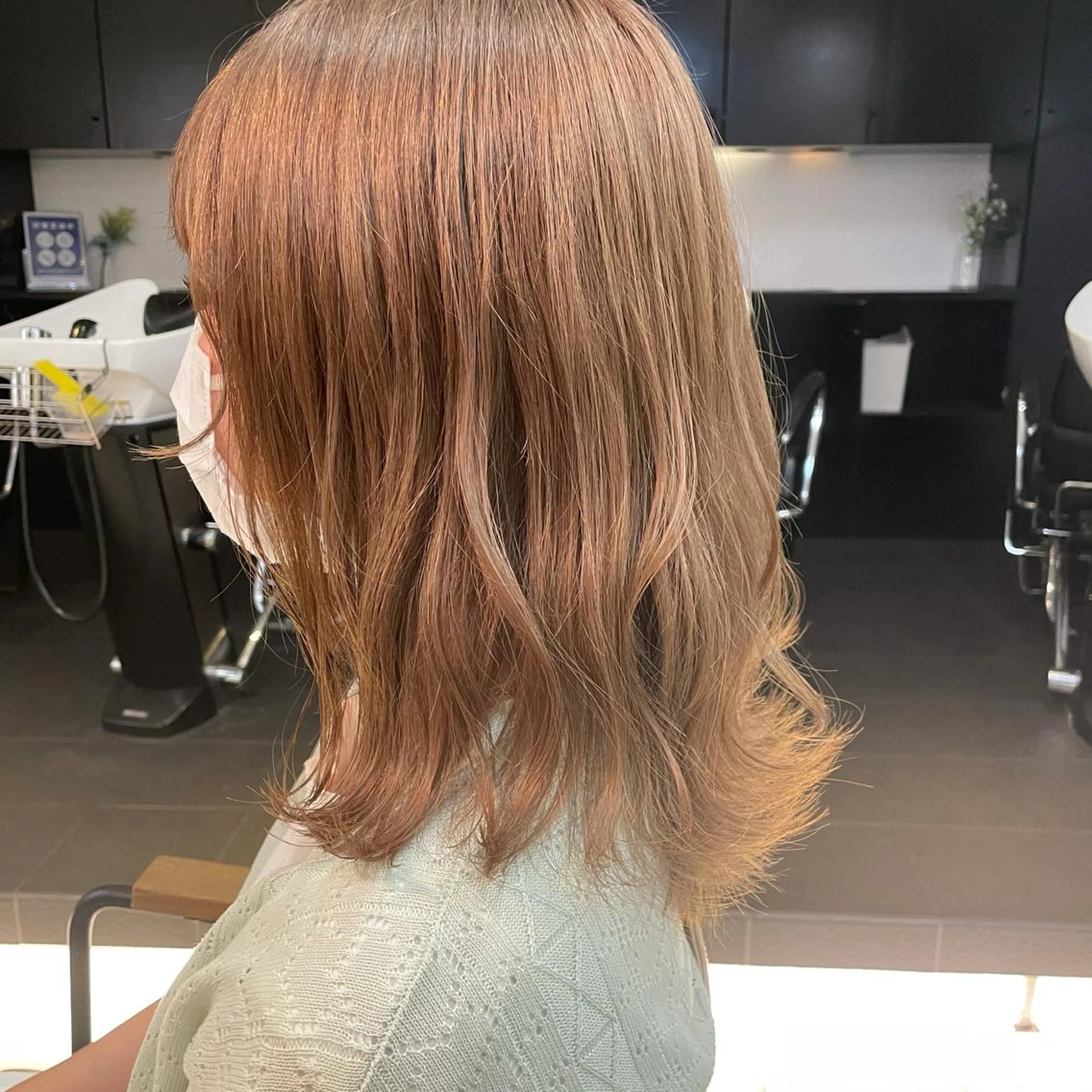 ミディアム カラー ベージュカラー ブリーチ コーラルベージュ 透明感カラー/ 寺田千雅子のヘアスタイル