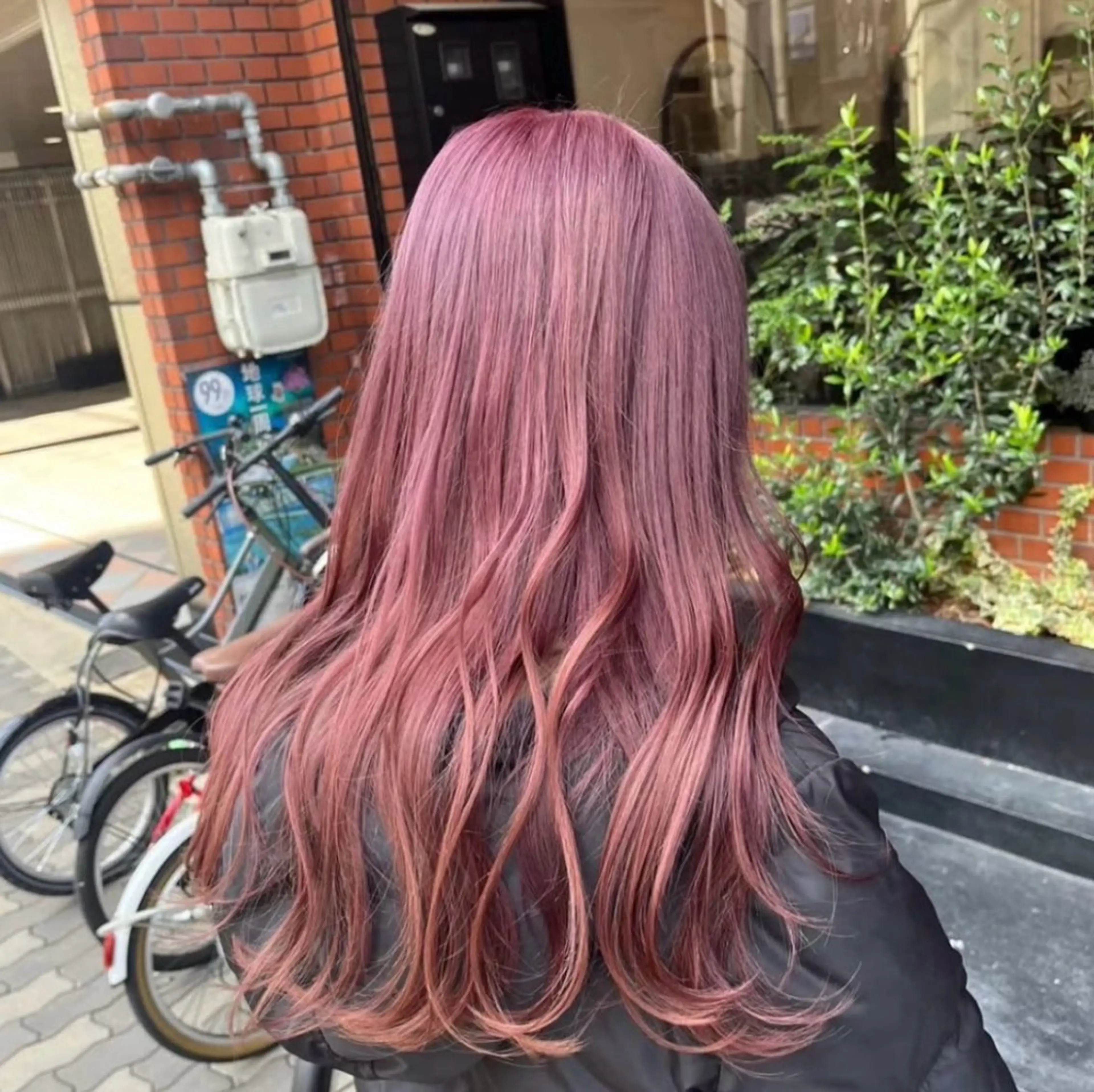 ロング カラー 生尾 虹水のヘアスタイル