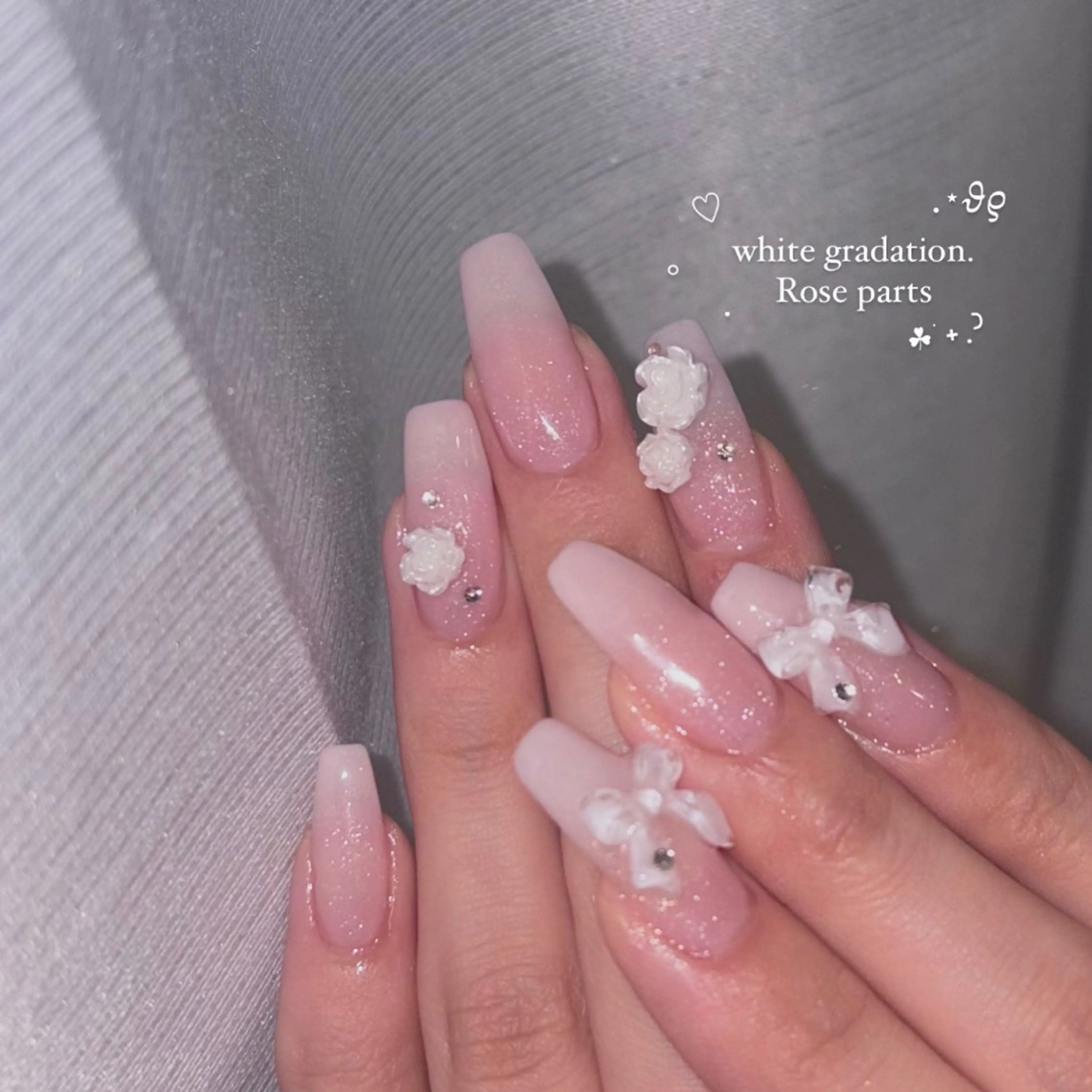 ネイル 𝐚𝐲𝐚𝐤𝐚 ✻のネイルデザイン