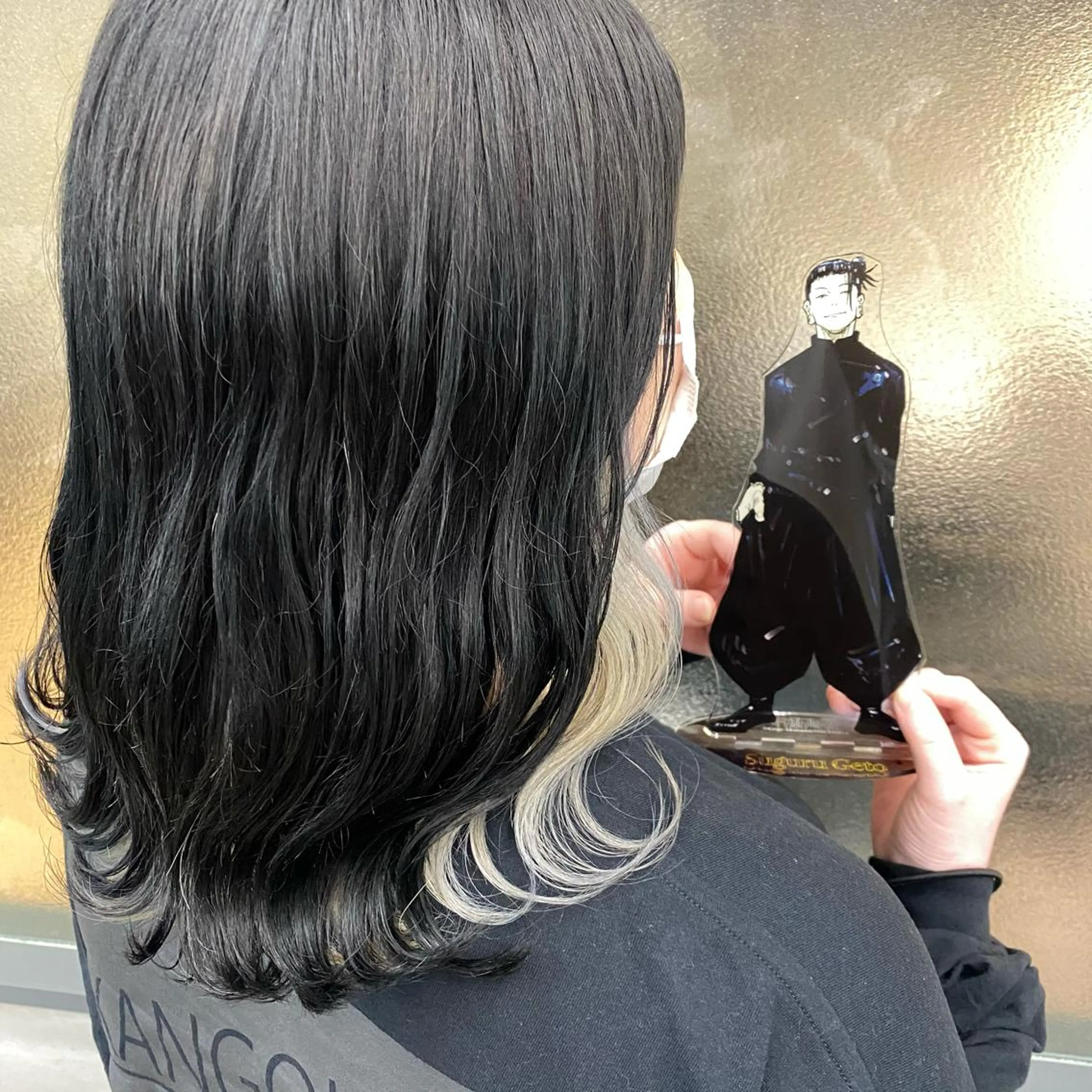 セミロング カラー イヤリングカラー インナーカラー ウルフカット 渋谷の人のヘアスタイル