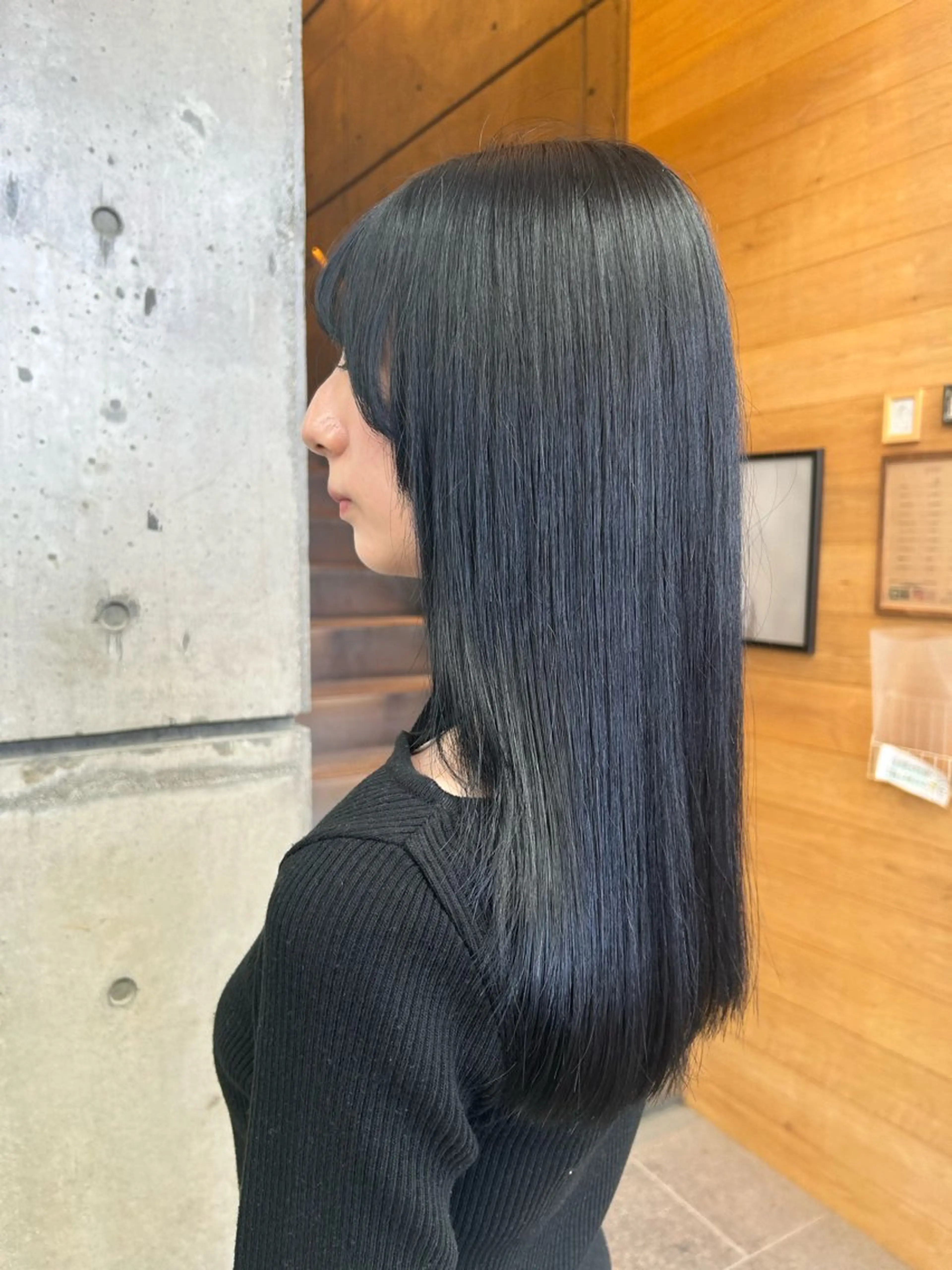 セミロング カラー 黒髪 ブルーカラー ブルーブラック SHICUNE /ミホのヘアスタイル