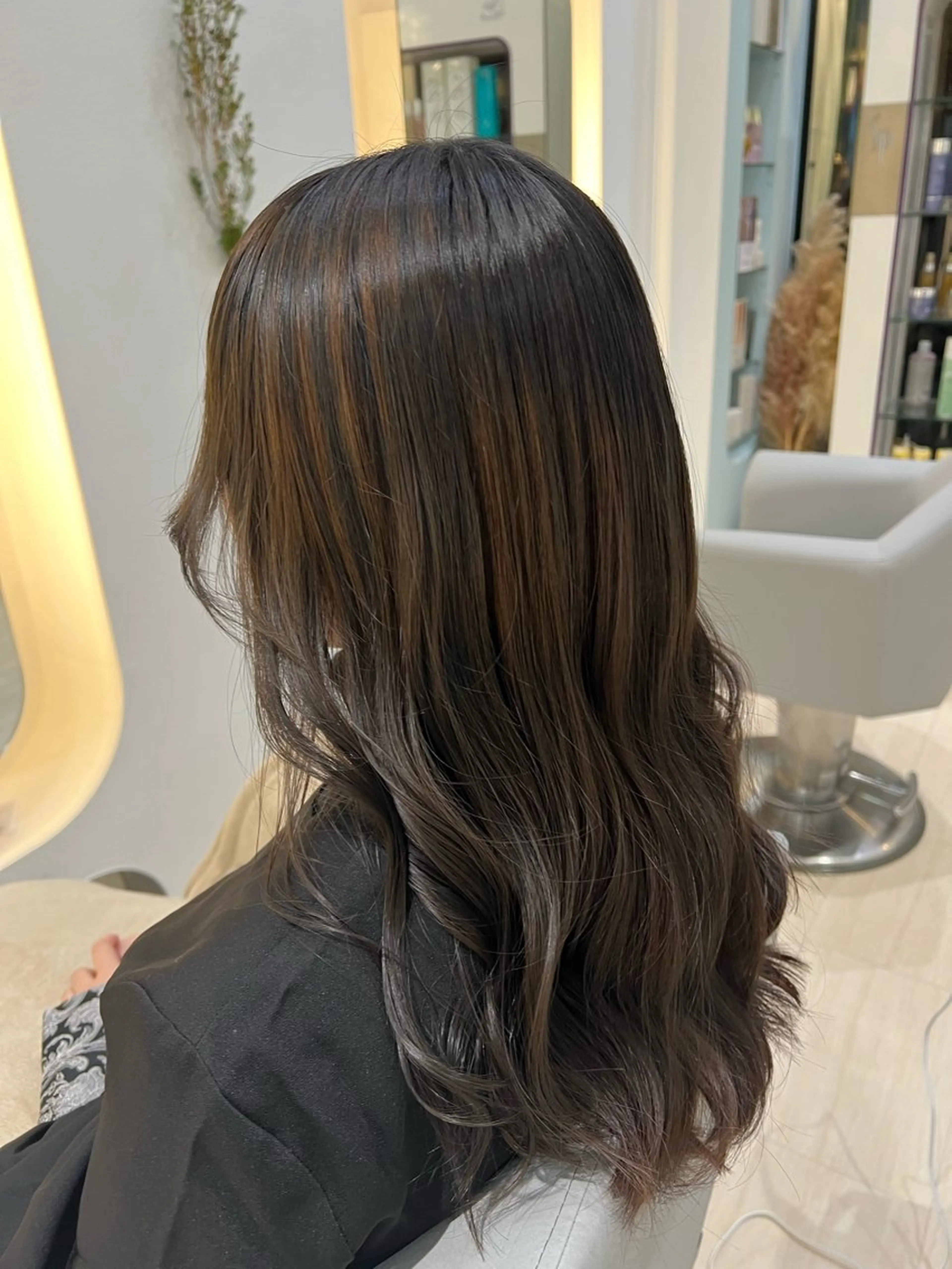 ミディアム カラー パーマ カット ヘアカラー トリートメント 堀井 凌平のヘアスタイル