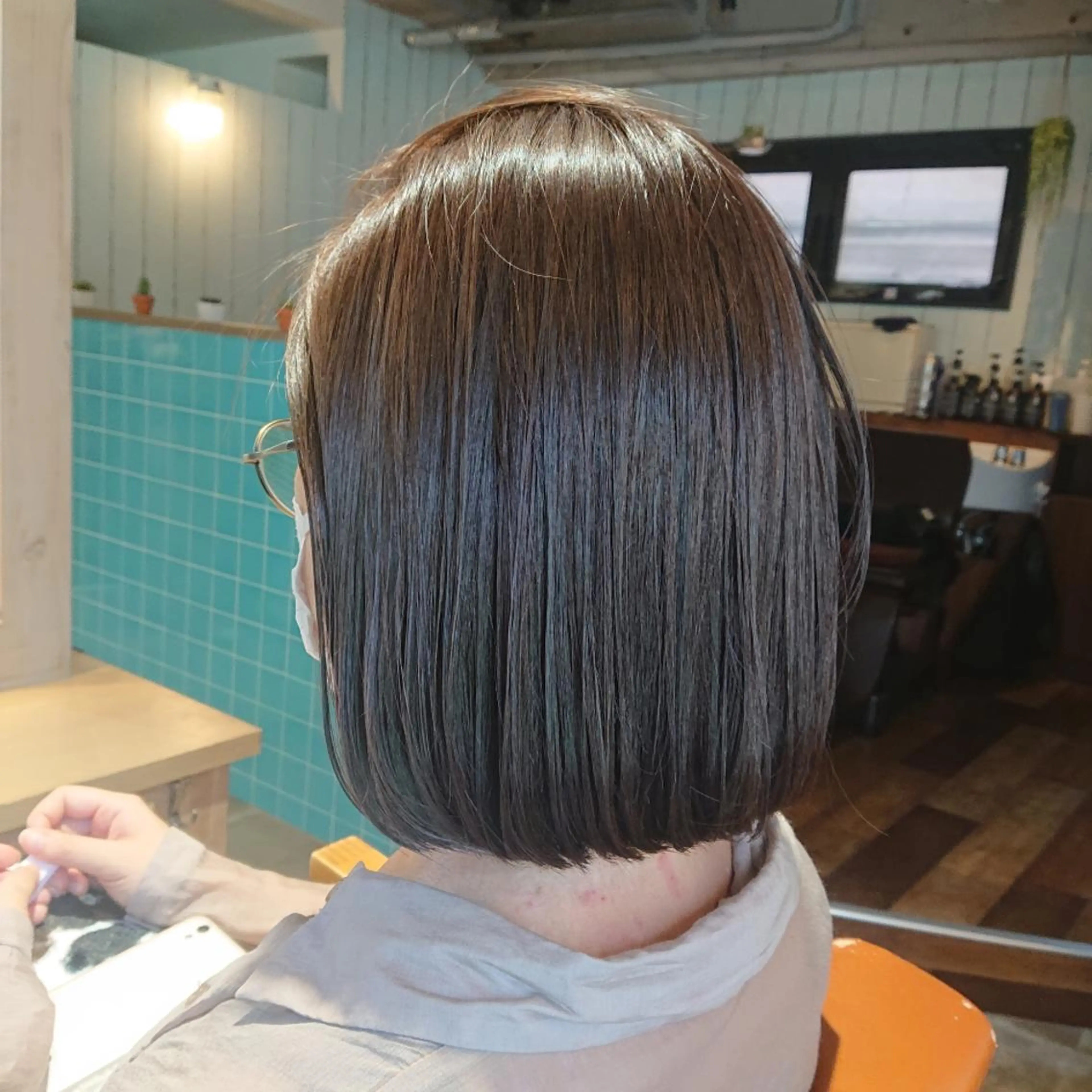 ミディアム アッシュ ボブ alushe 岡 陽子のヘアスタイル