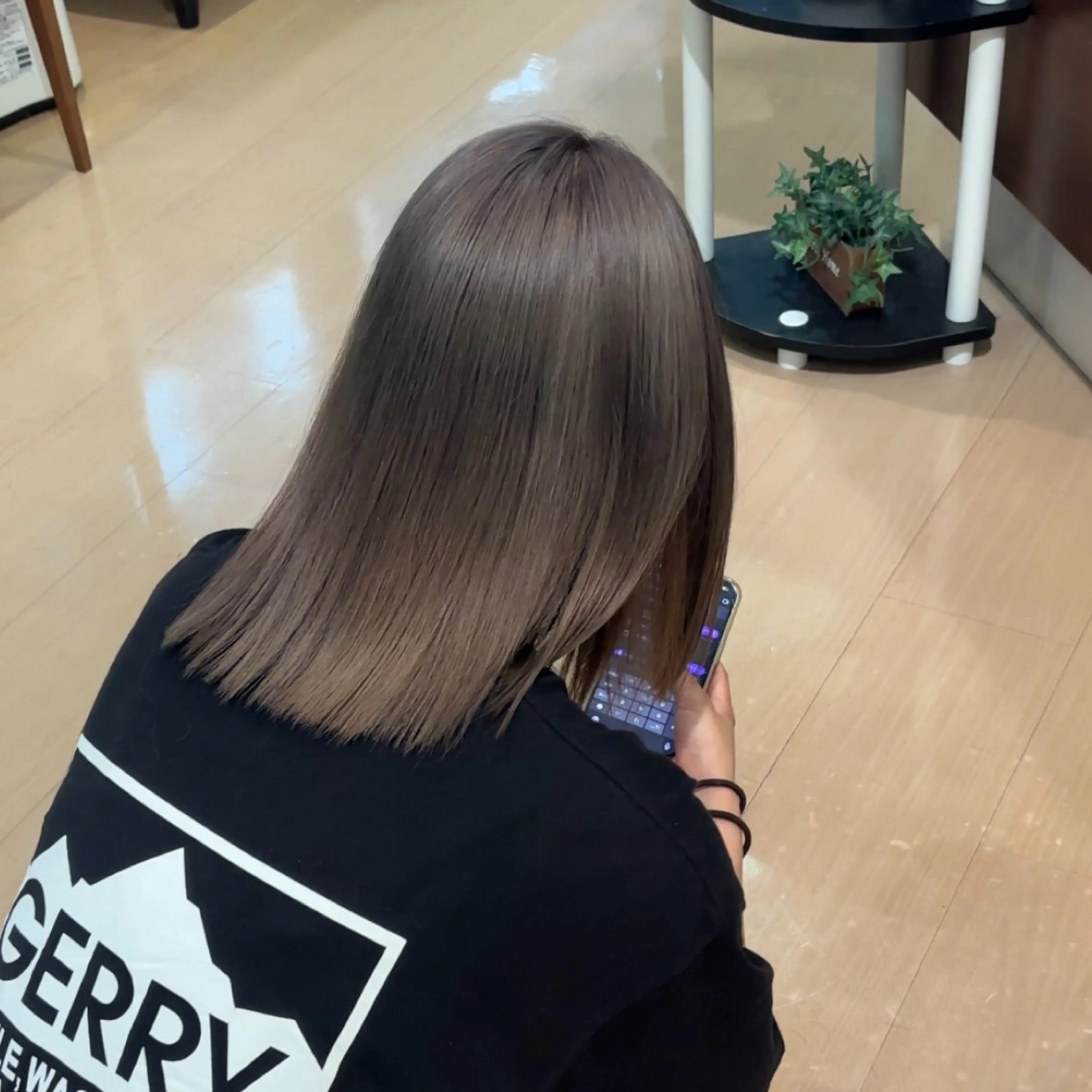 ミディアム カラー ケアブリーチカラー ✨️透明感カラーのヘアスタイル