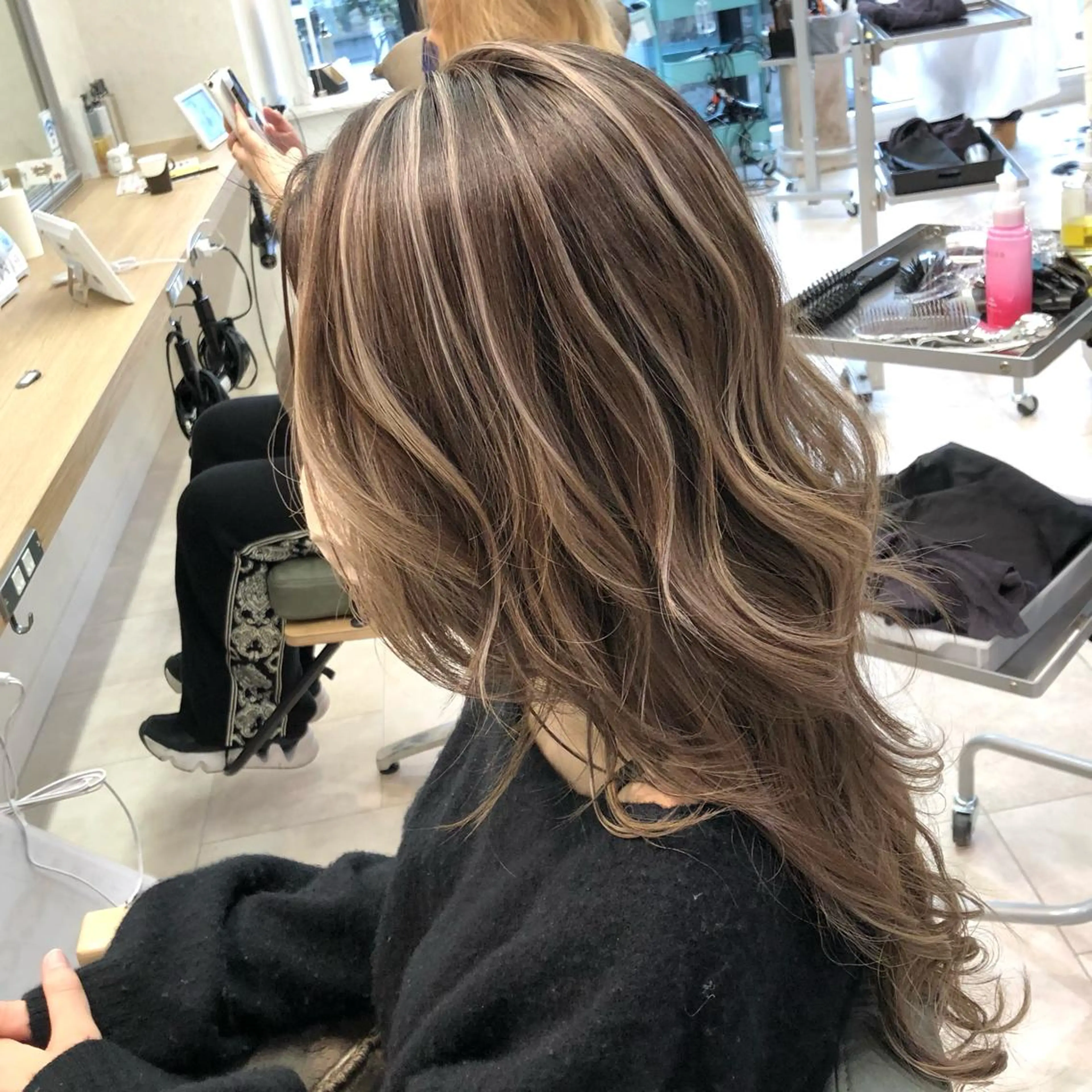 ロング 透ける艶グレージュ 👑店長　平松　由のヘアスタイル