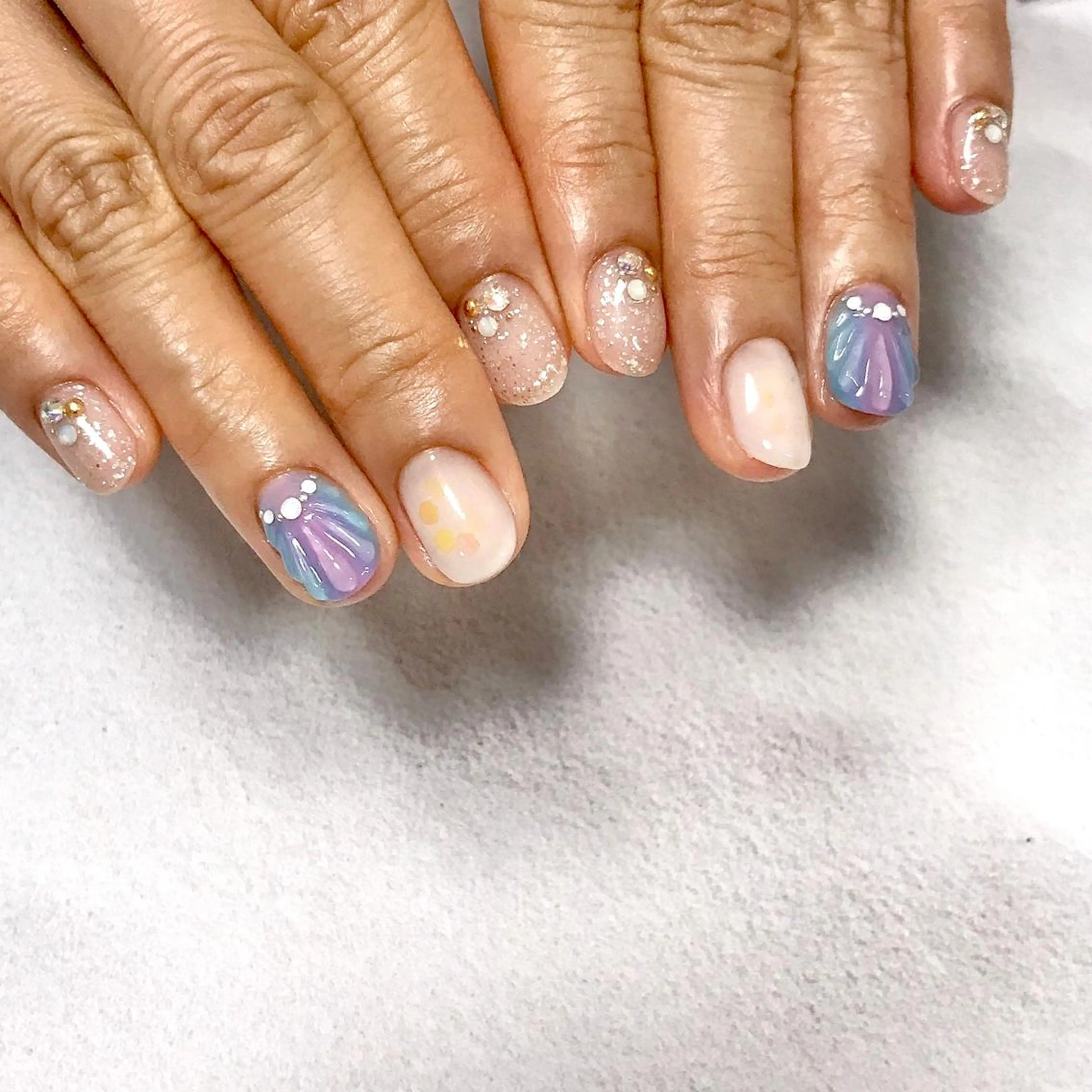 ネイル グラデーション ラメ(グリッター) ストーンネイル 夏ネイル ステラ marikominoのネイルデザイン