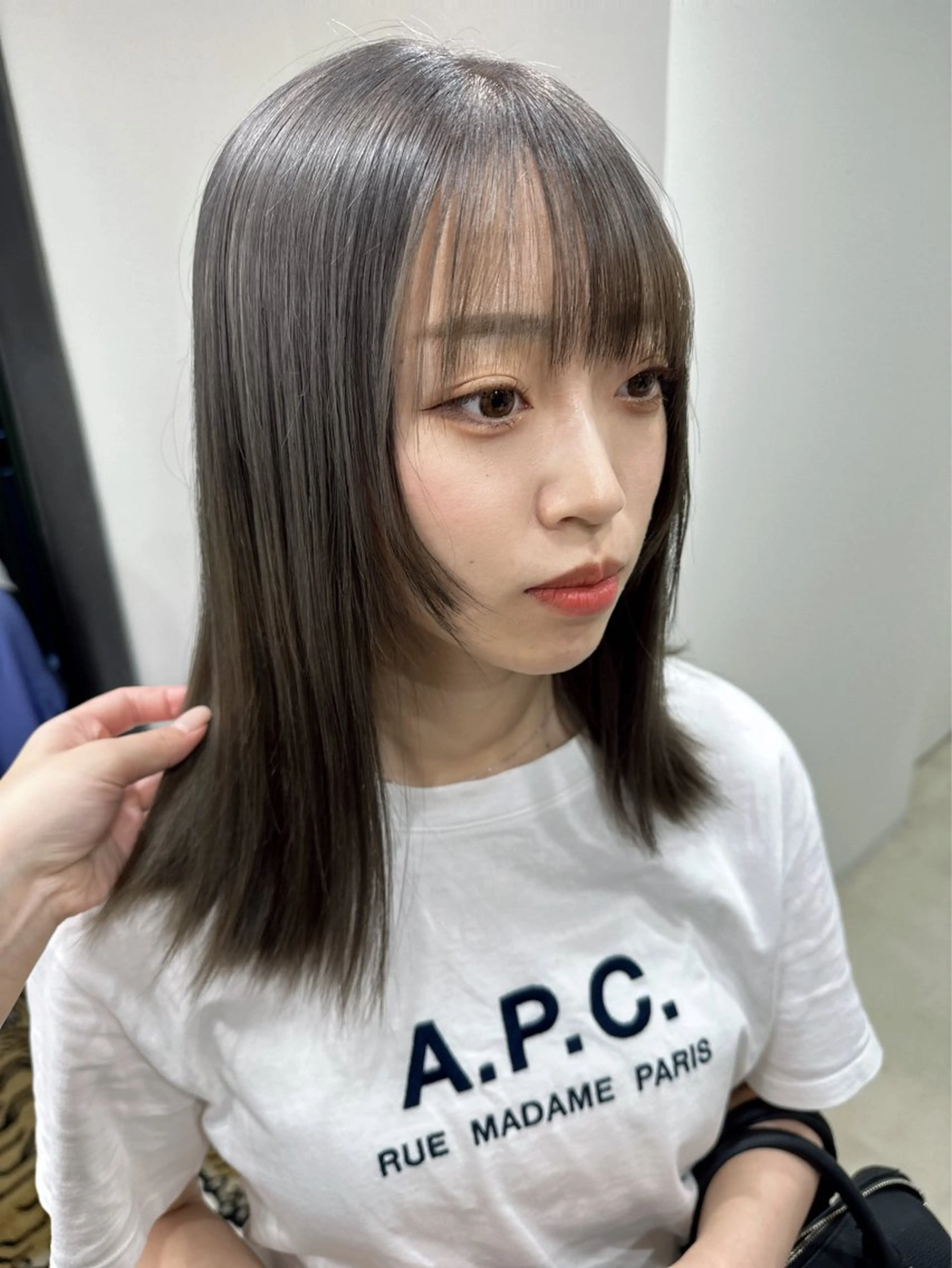 ミディアム カラー solua所属・さあや 【透け感/艶感】のヘアスタイル