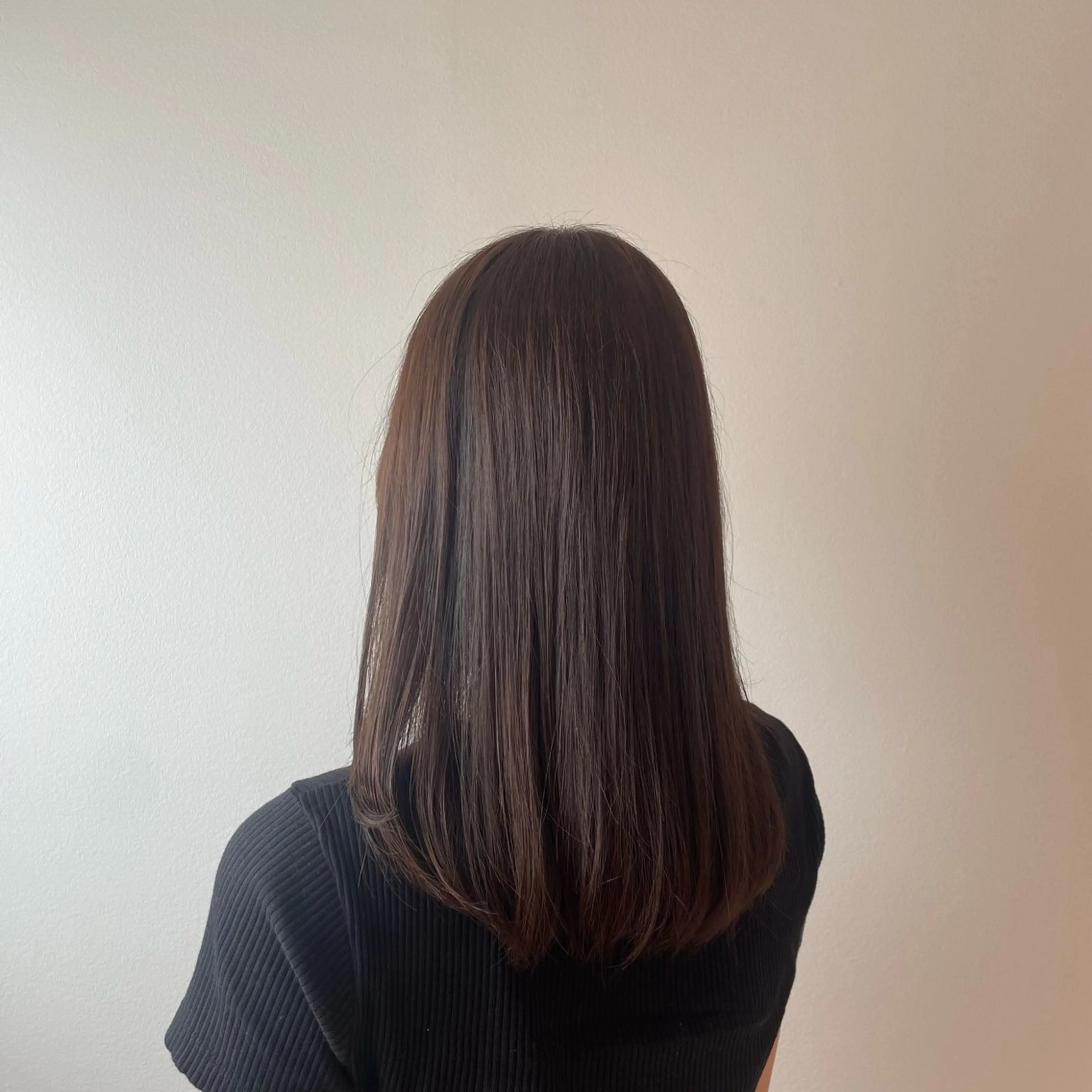 セミロング カラー アッシュ Ruchika .のヘアスタイル