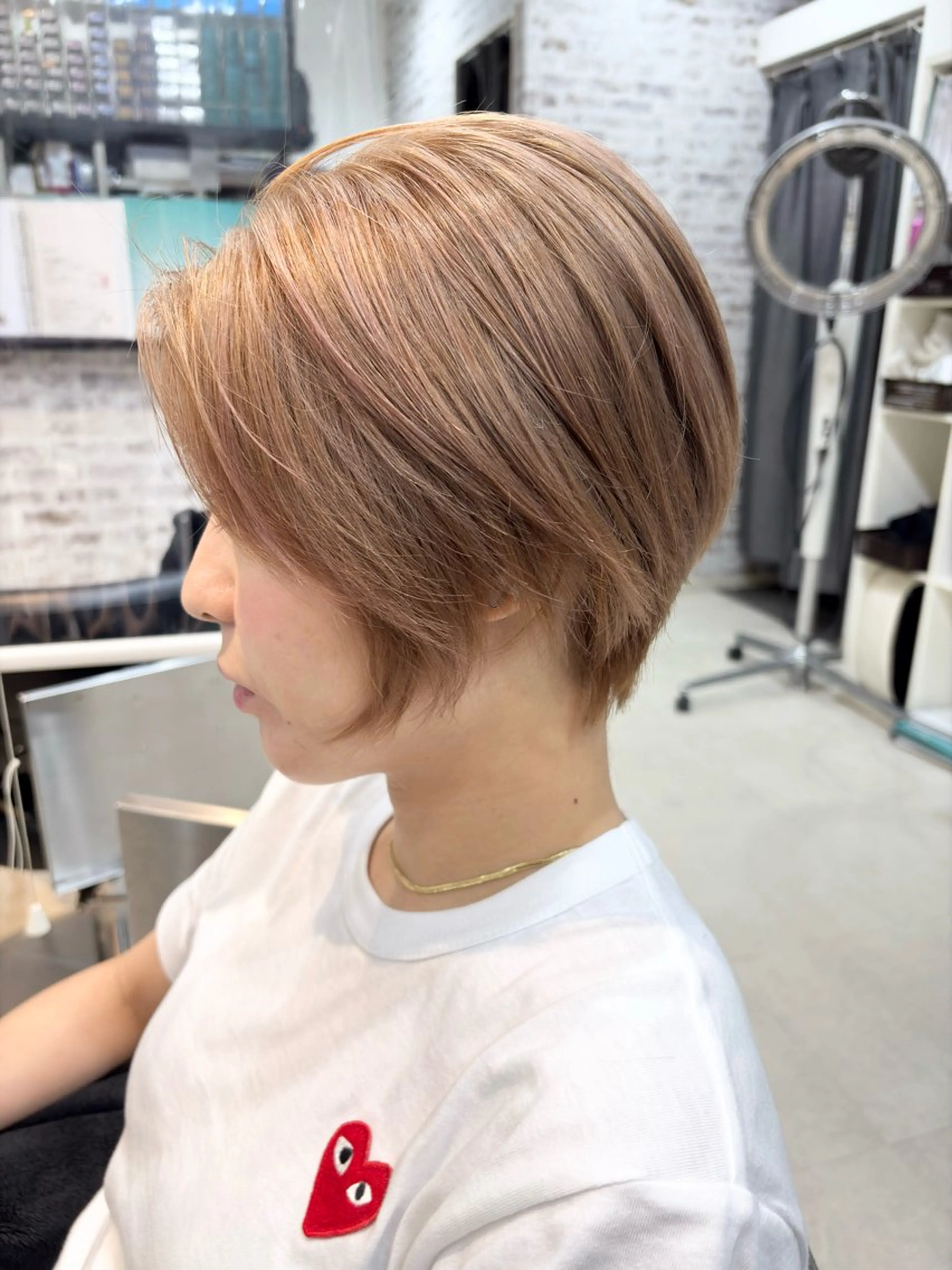 ショート カット ヘアカラー 小沢 真澄のヘアスタイル