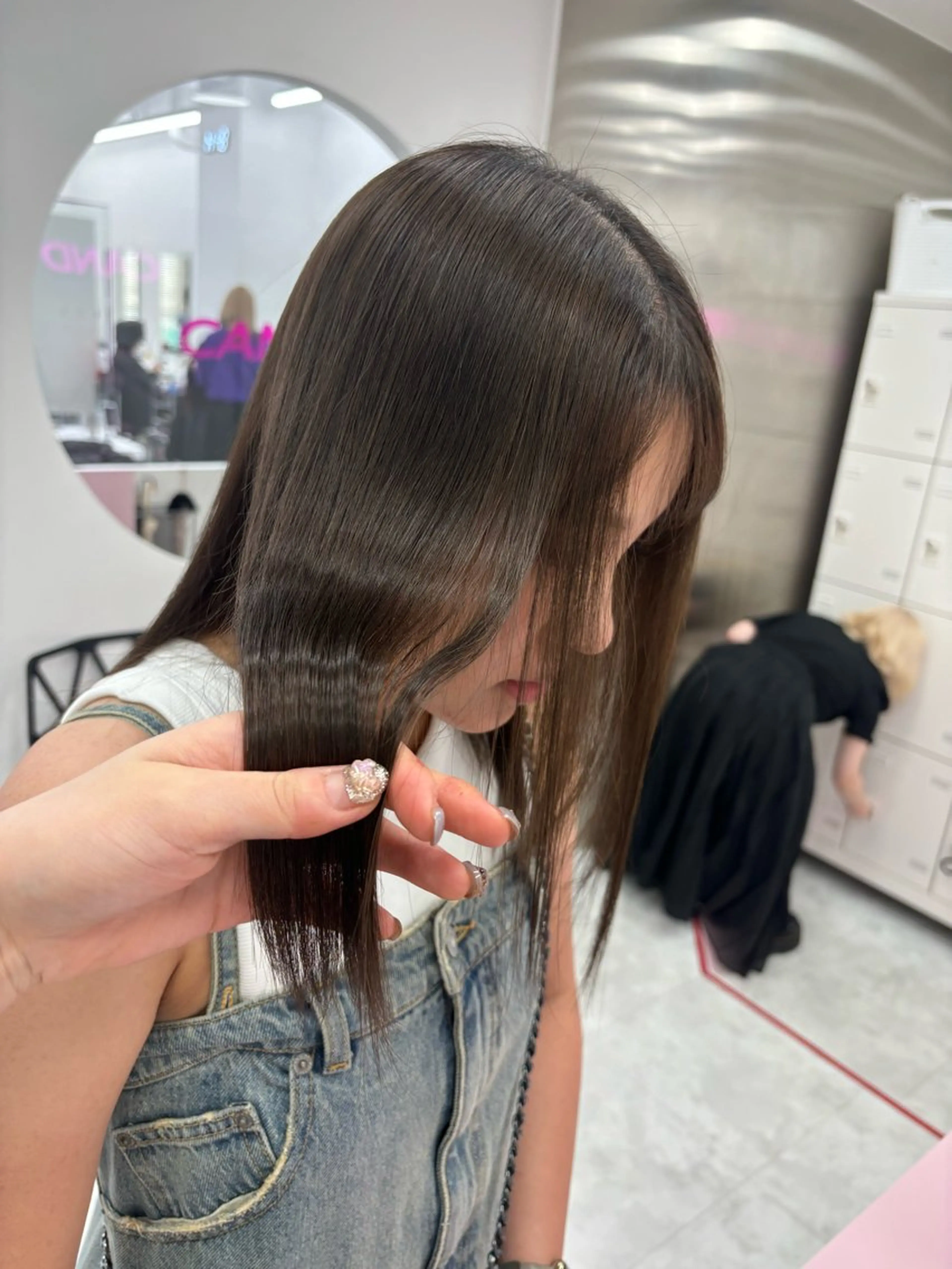 ミディアム カラー ヘアカラー トリートメント ヘッドスパ ヘアセット 韓国レイヤー ハッシュカットのヘアスタイル
