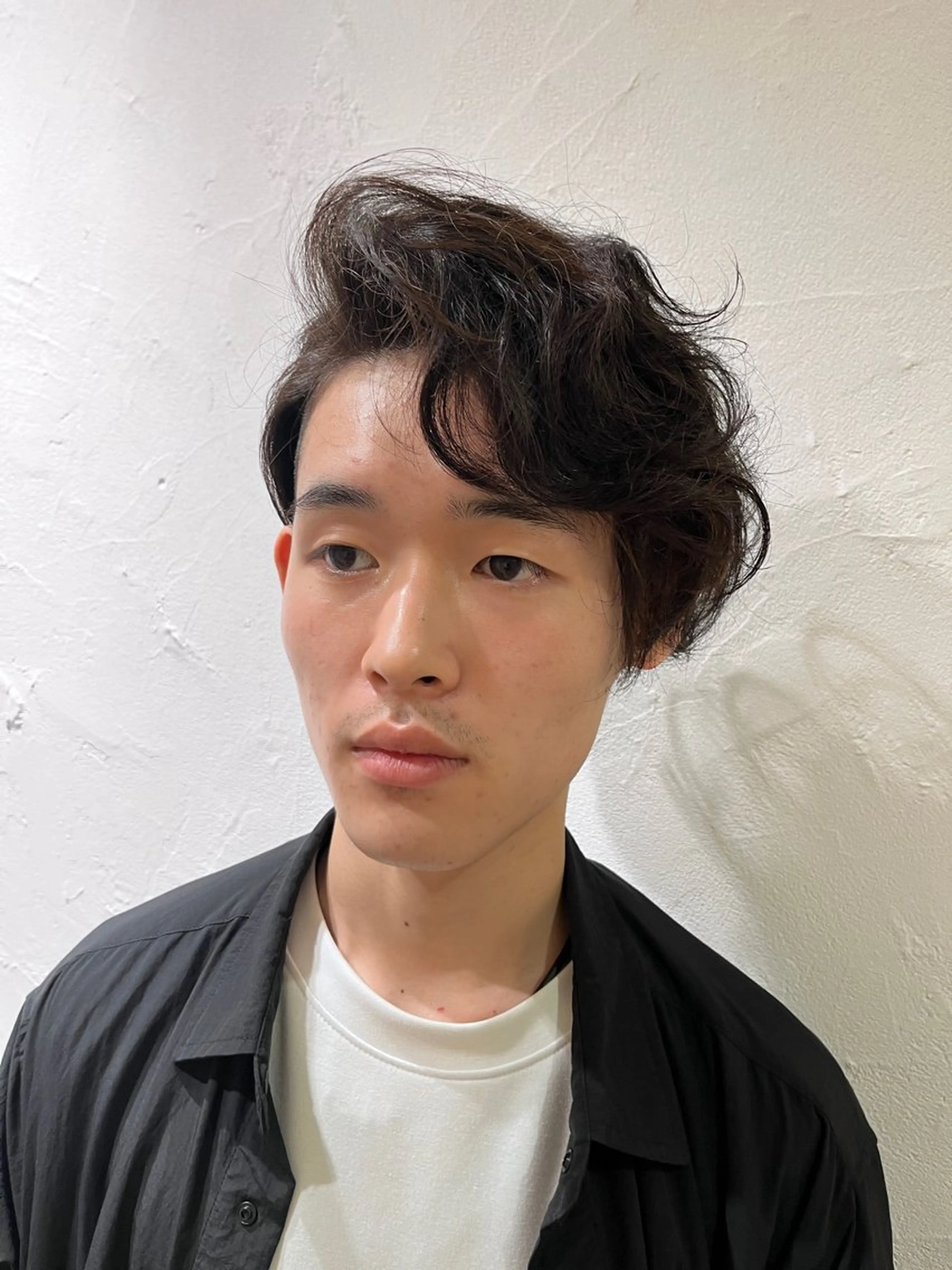 ショート メンズ フェードカット メンズパーマ ツーブロック くせ毛 伸ばしかけ 美容室stadium所属・美容室stadium 横田ジュンコのヘアスタイル