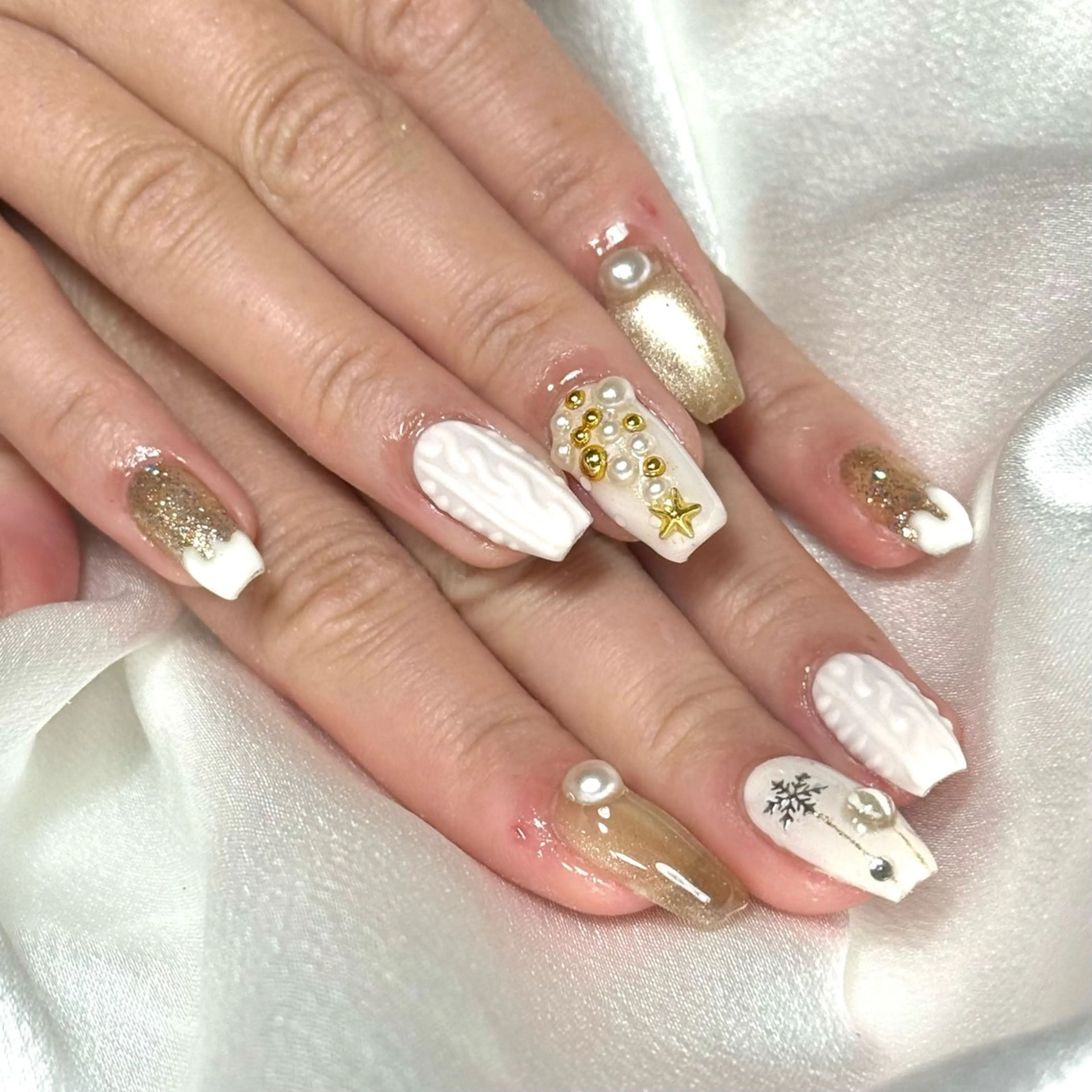 ネイル ハンドネイル ルシイ🎀新宿長さ 出しパーツ専門店のネイルデザイン