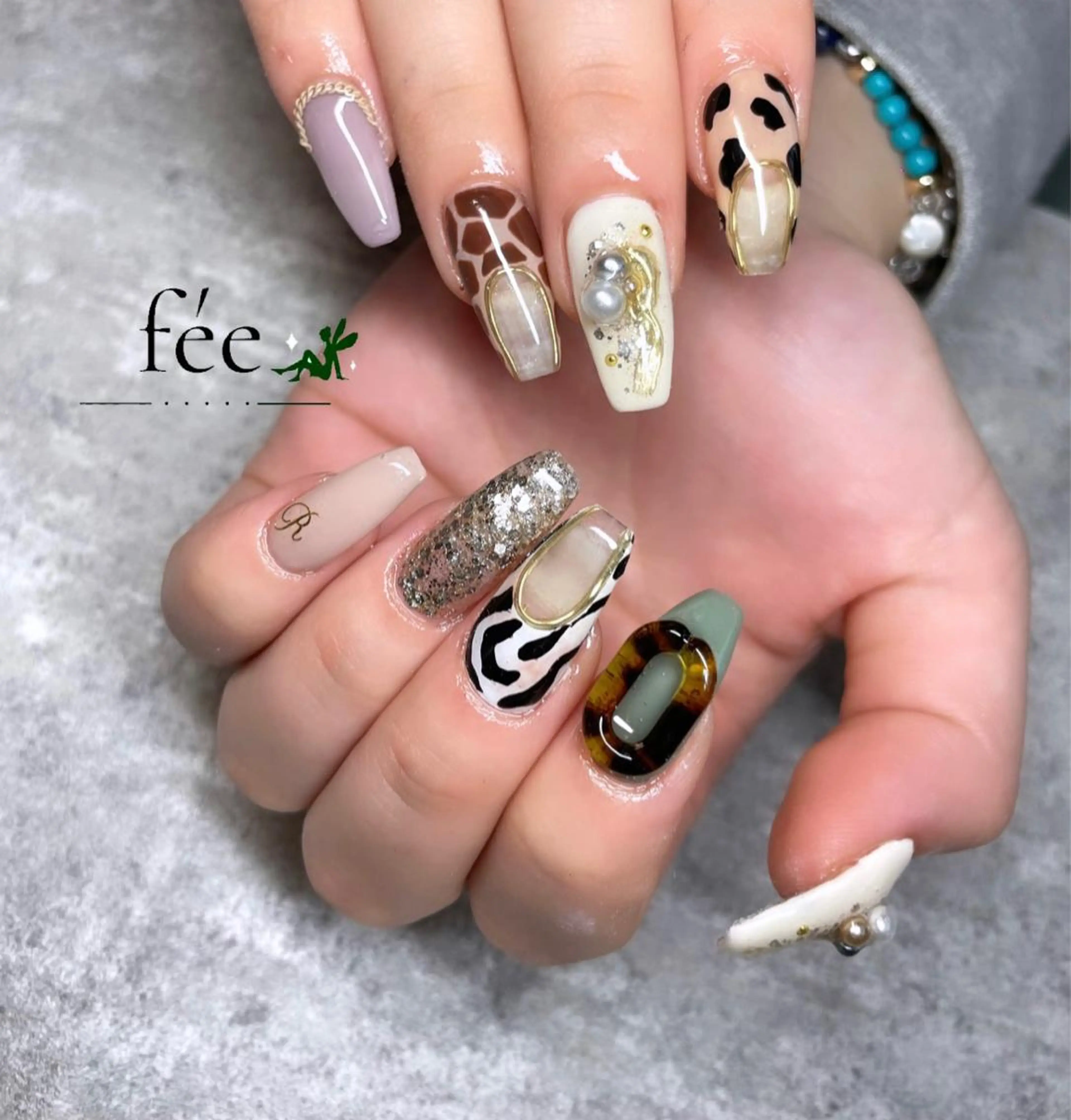 ネイル フットネイル ジェルネイル 韓国ネイル マグネットネイル ミラーネイル ハンドネイル nail salon fee（フィー）のネイルデザイン