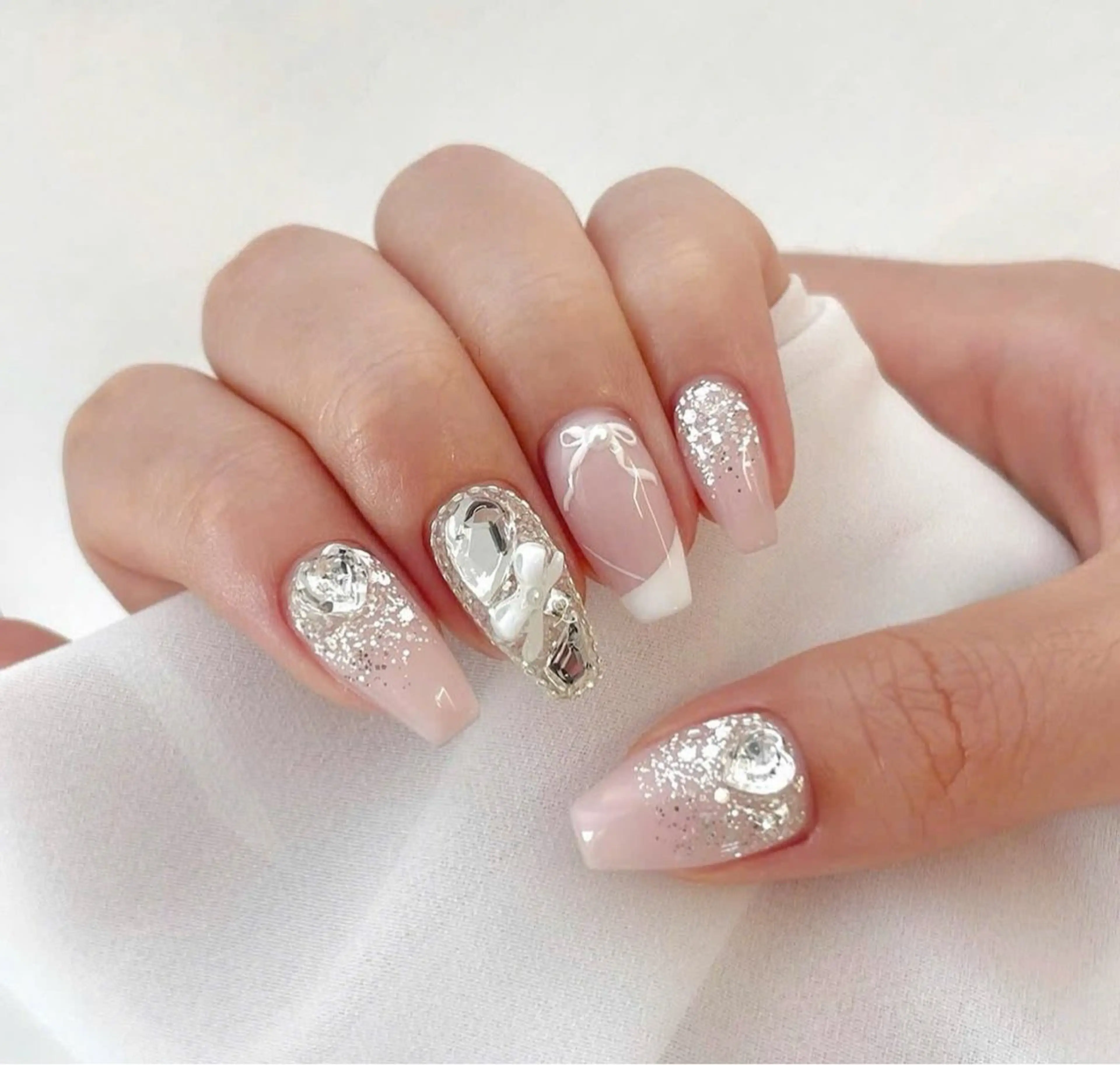 ネイル フラッシュネイル フレンチネイル グラデーション キラキラネイル 韓国ネイル ハンドネイル LynaOtsuka Nailのネイルデザイン