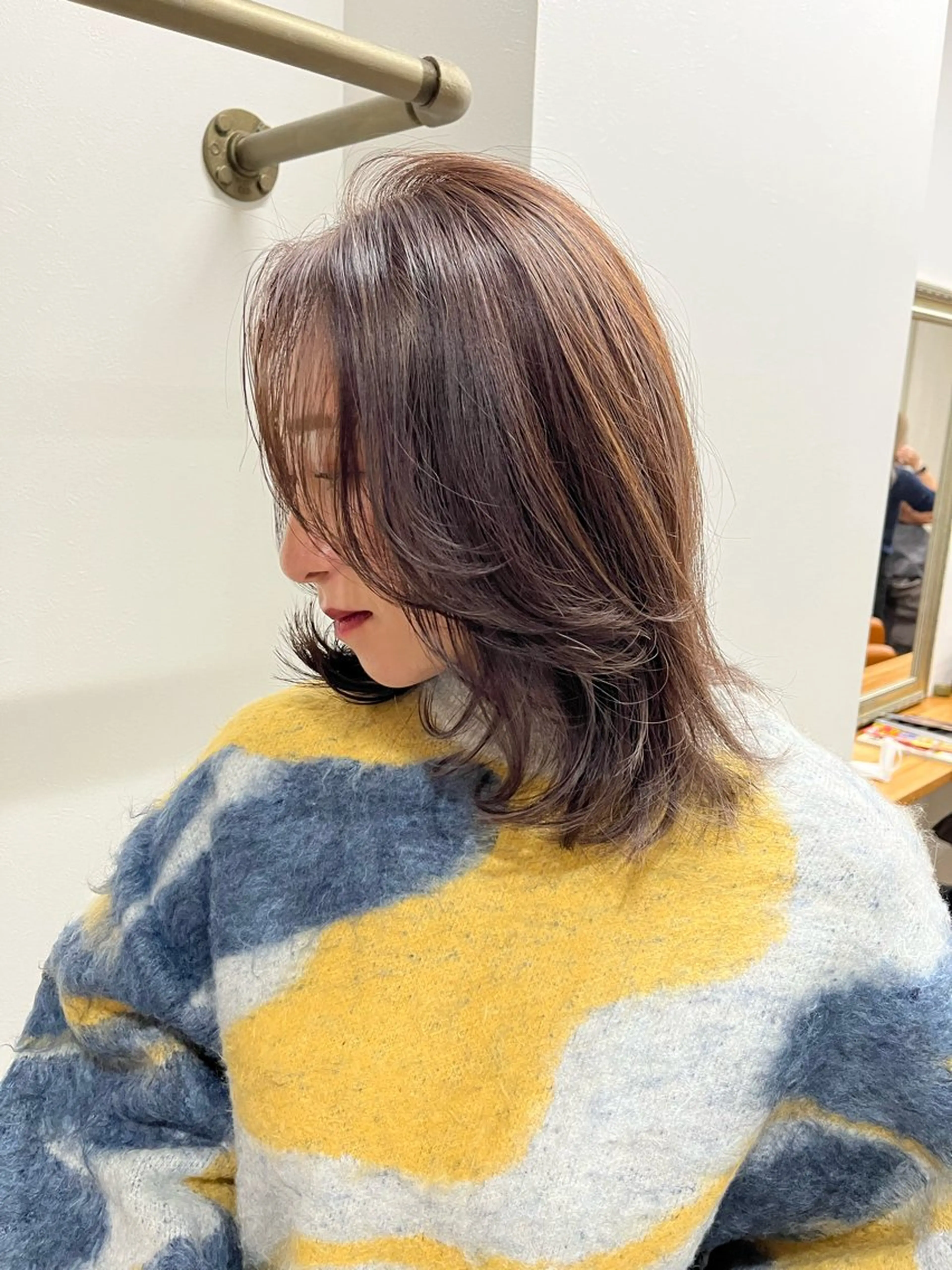 ミディアム レイヤーカット カット pigment 【ピグメント】所属・まどか/荒井/ 外国人風🥑のヘアスタイル