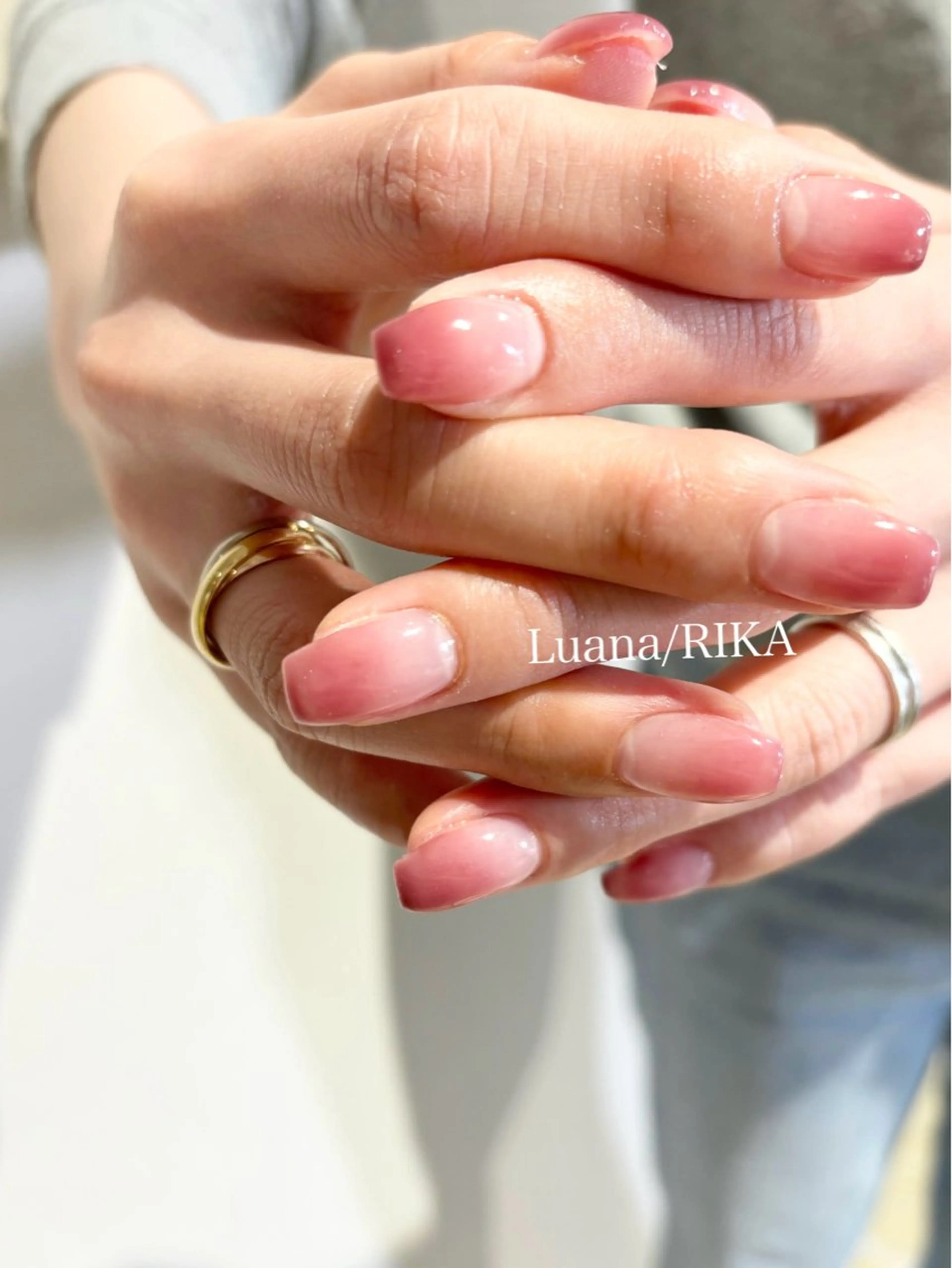 ネイル グラデーション ピンク ハンドネイル Nail Salon Luana Rikaのネイルデザイン