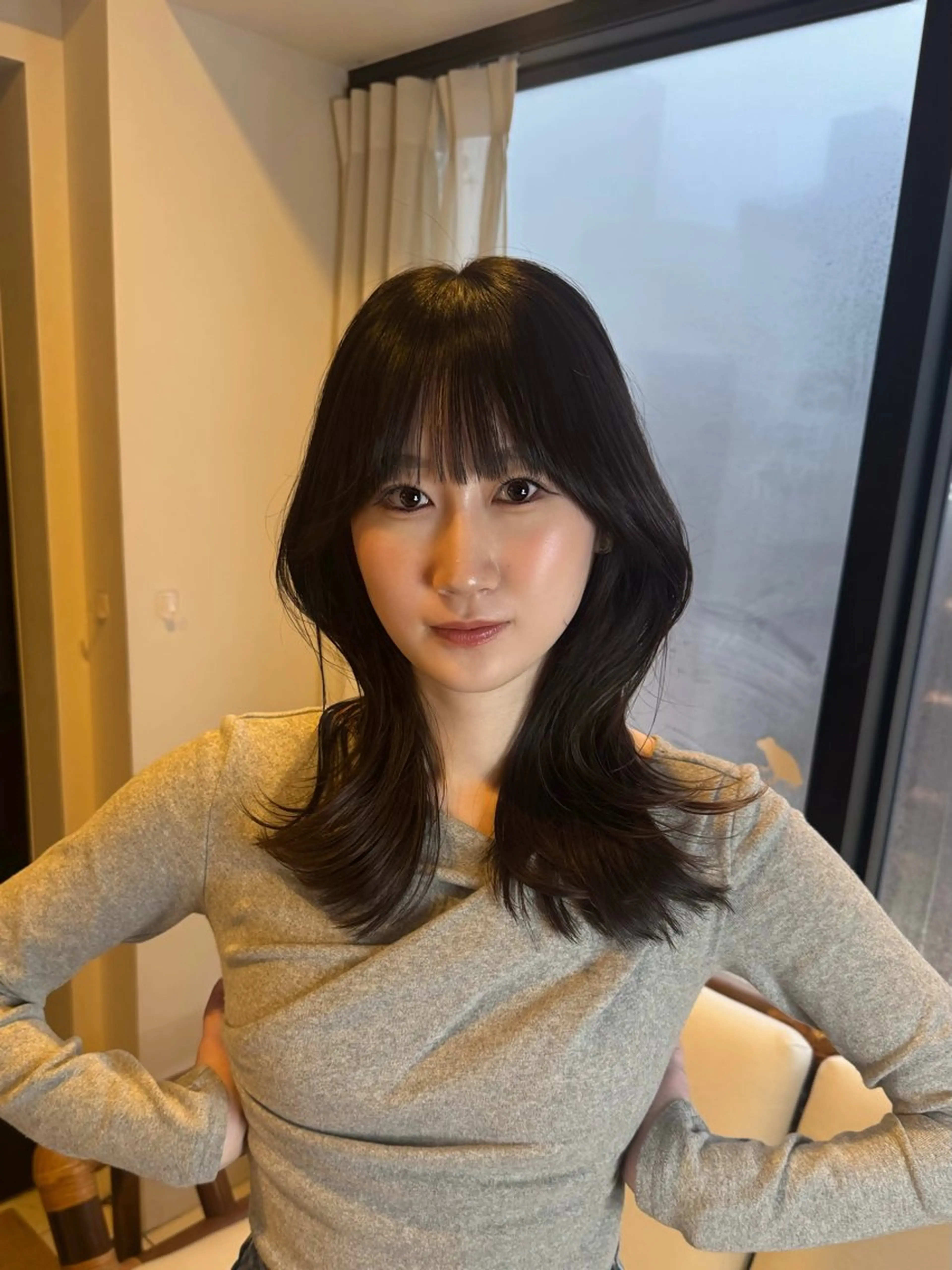 セミロング カラー アッシュ アッシュブラウン ブラウンカラー くびれヘア レイヤーカット カット Bonheur銀座 /前田 栞九郎のヘアスタイル