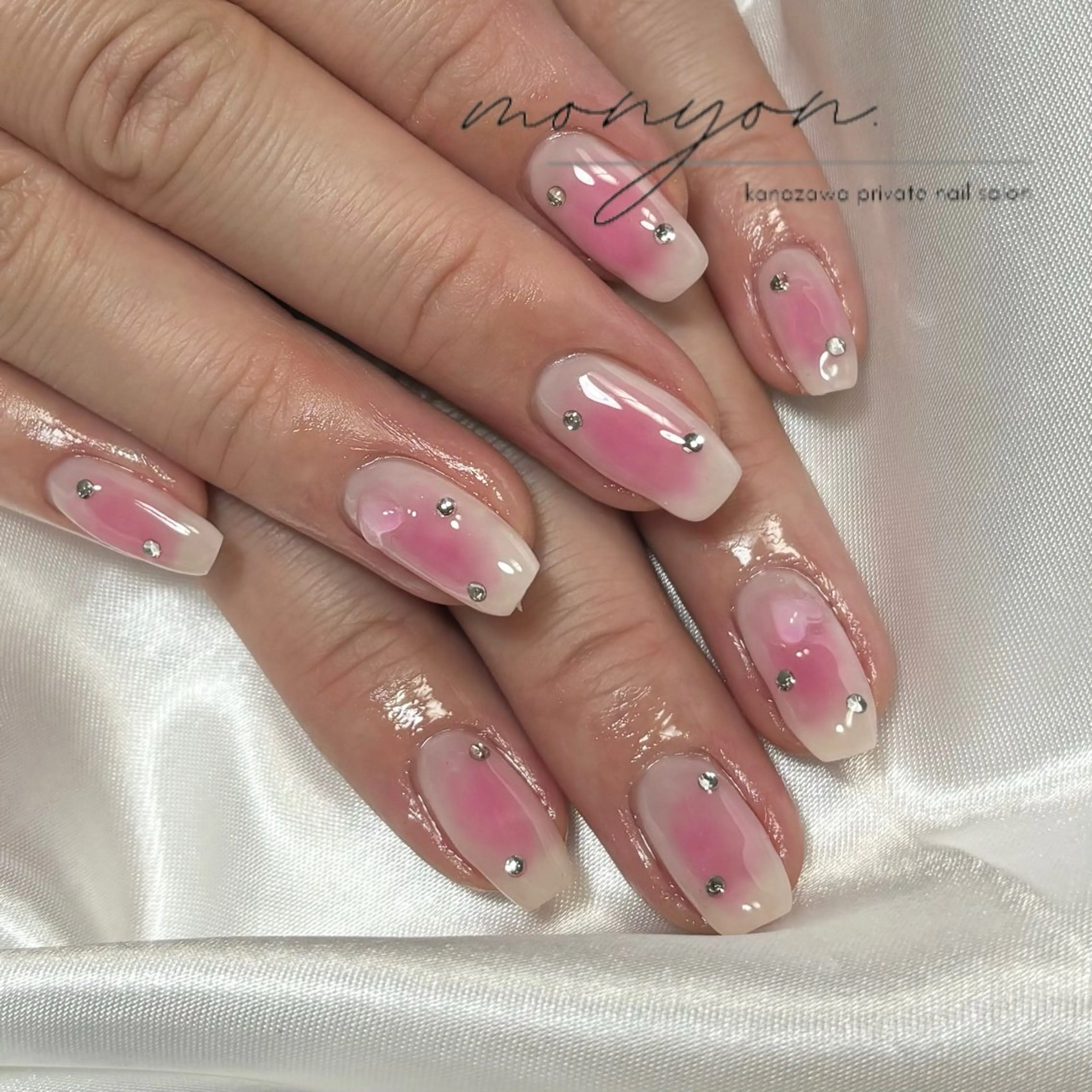 ネイル チークネイル ハンドネイル etoile filanteのネイルデザイン