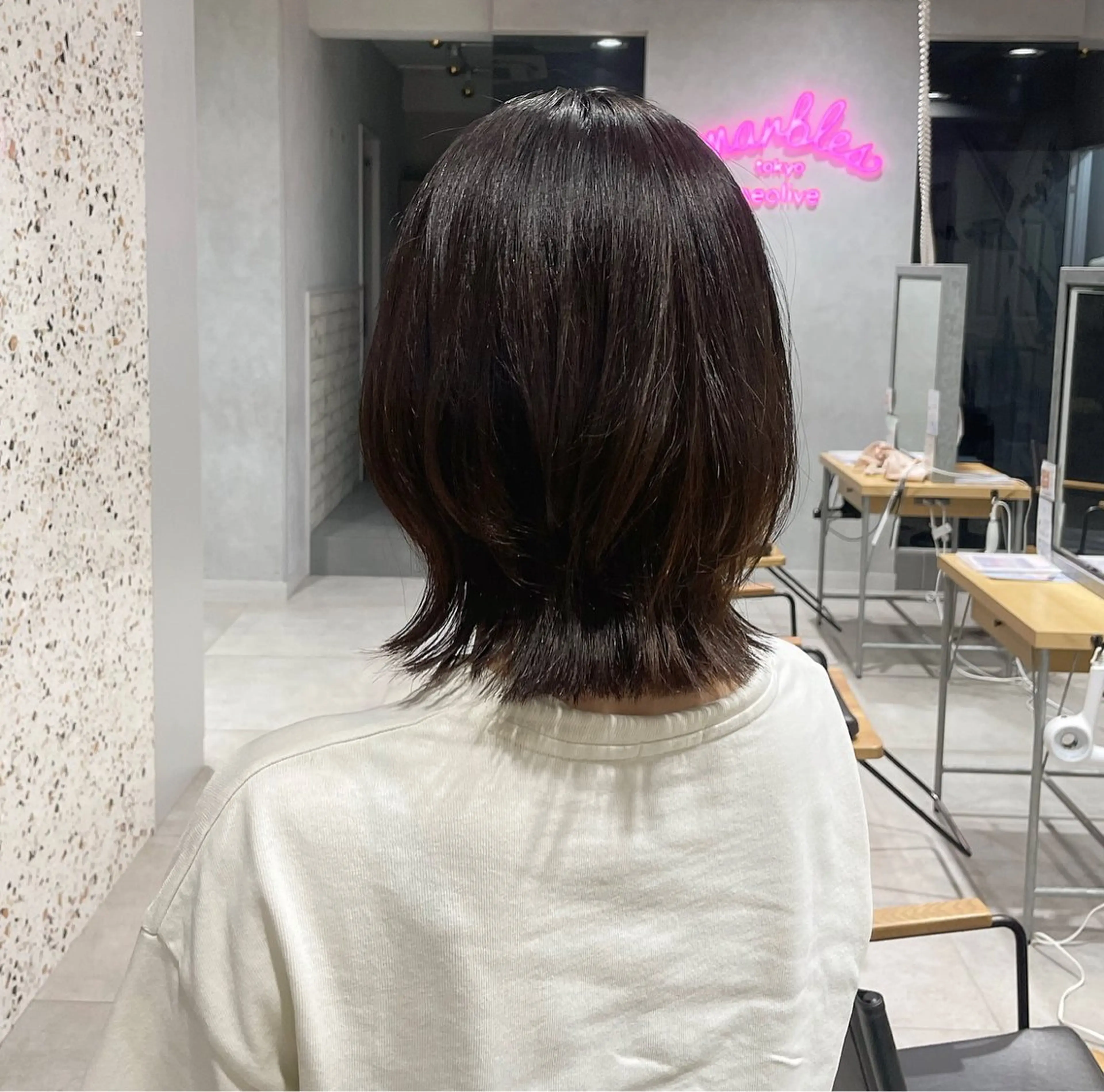ミディアム くびれヘア カット ヘアカラー yumemiレイヤー ✴︎ 透明感カラーのヘアスタイル