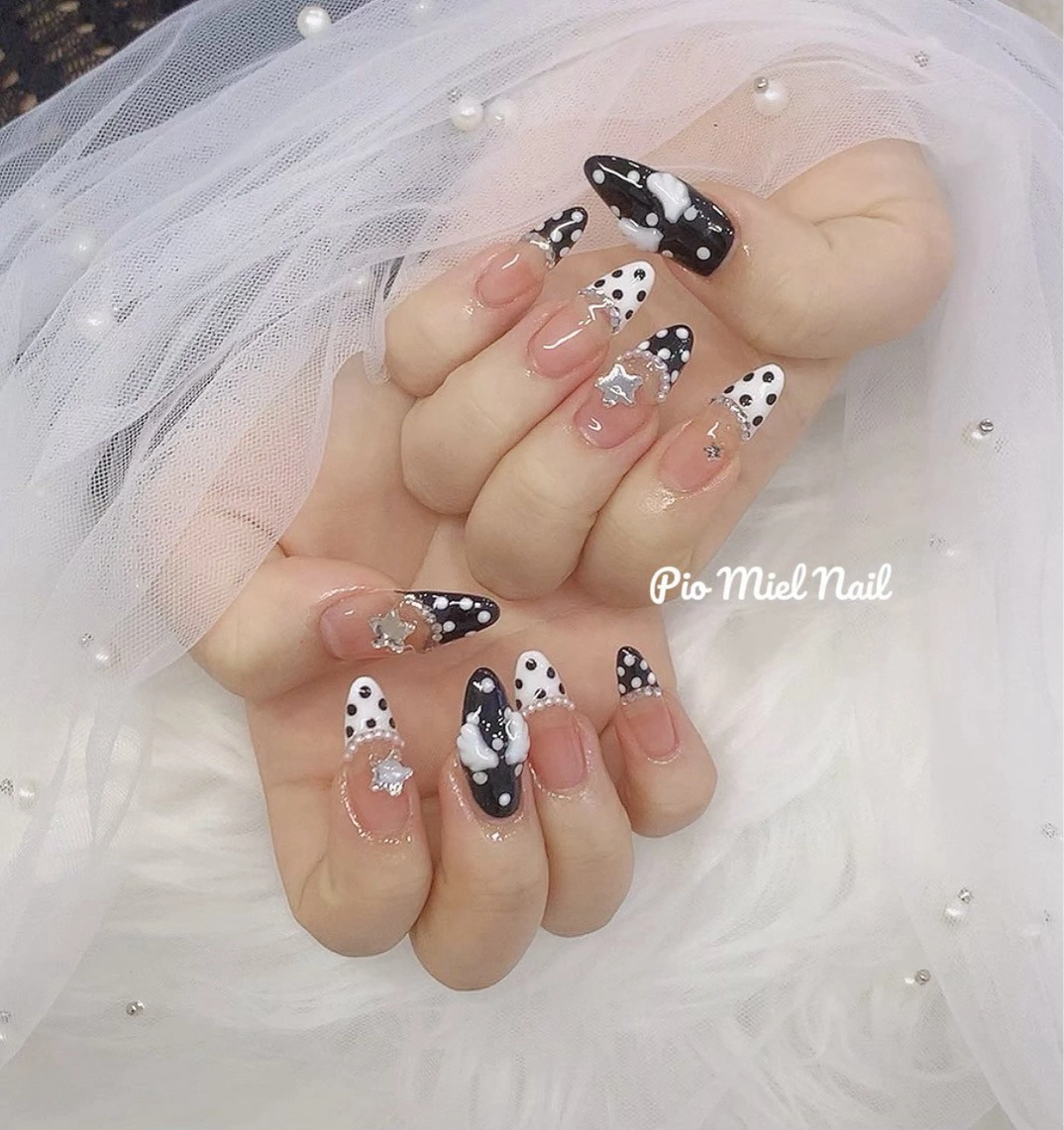 ネイル クリアネイル ドット フレンチネイル ガーリー ロングネイル ハンドネイル momo 長さだしのネイルデザイン